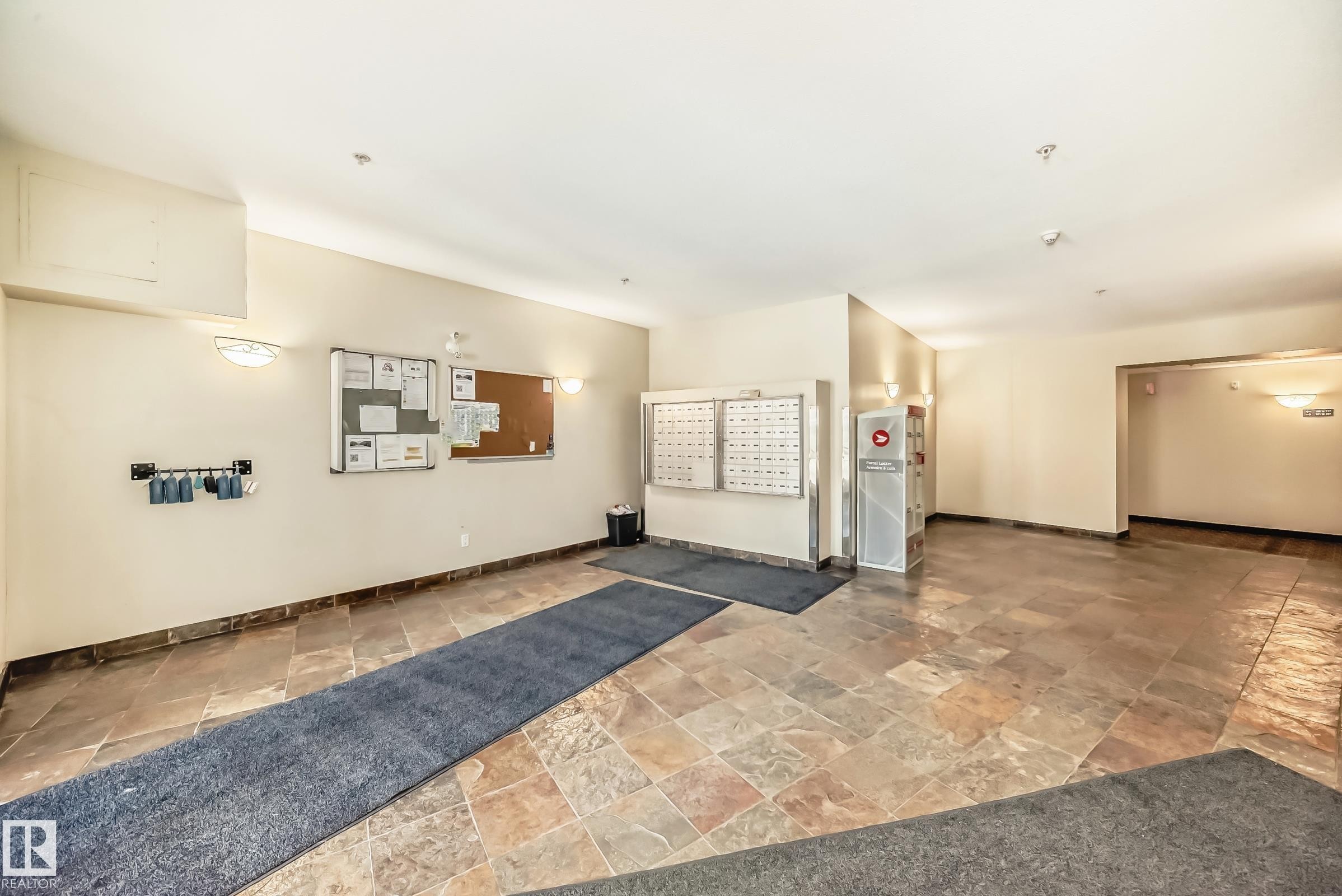 207 4316 139 Avenue, Edmonton, AB - Indoor Photo Showing Other Room