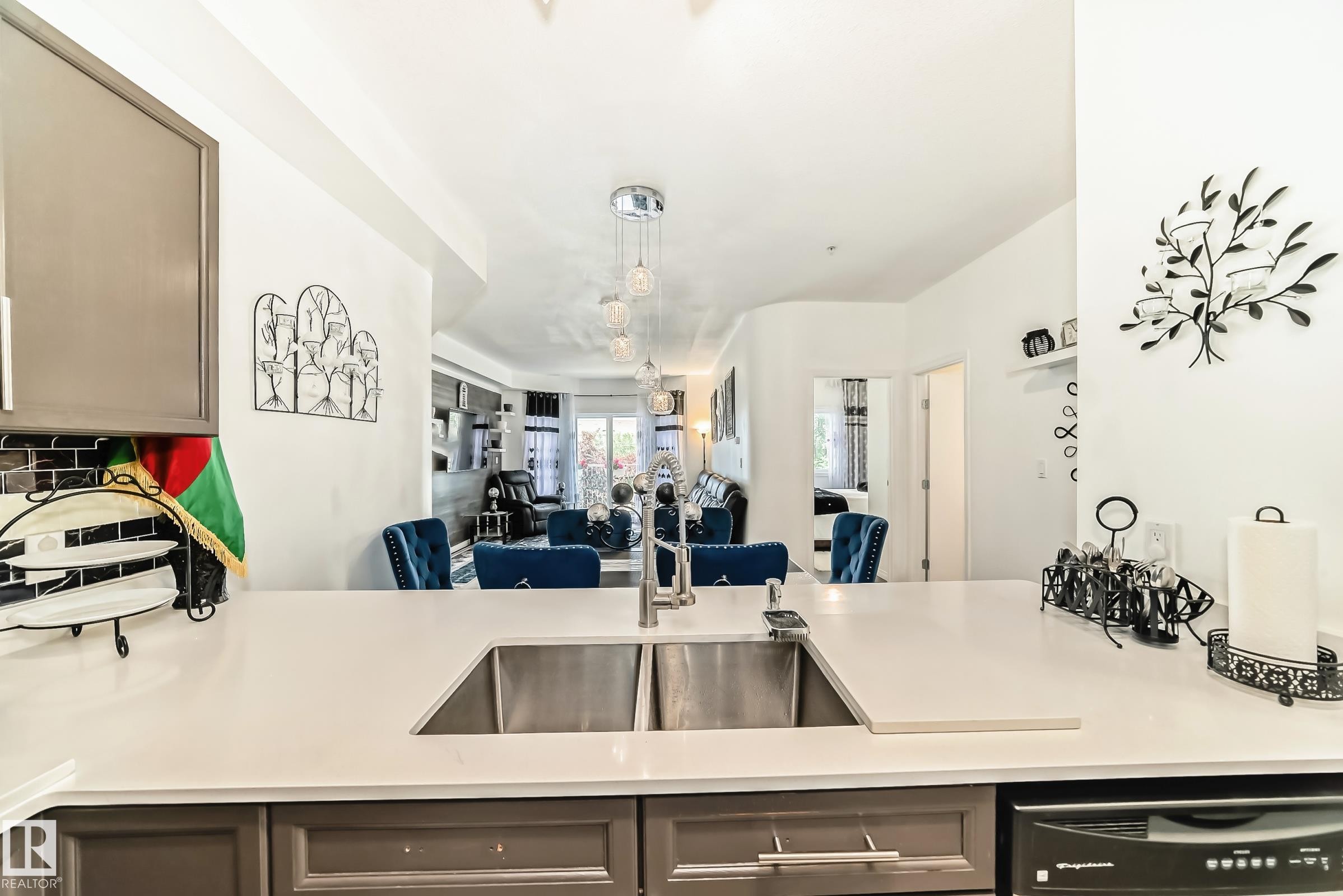 207 4316 139 Avenue, Edmonton, AB - Indoor Photo Showing Kitchen With Double Sink