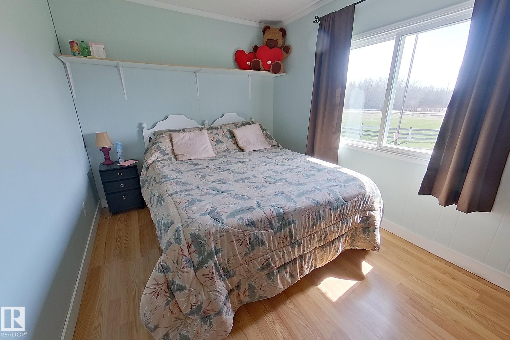 1308 Twp Rd 570, Rural Barrhead County, AB - Indoor Photo Showing Bedroom