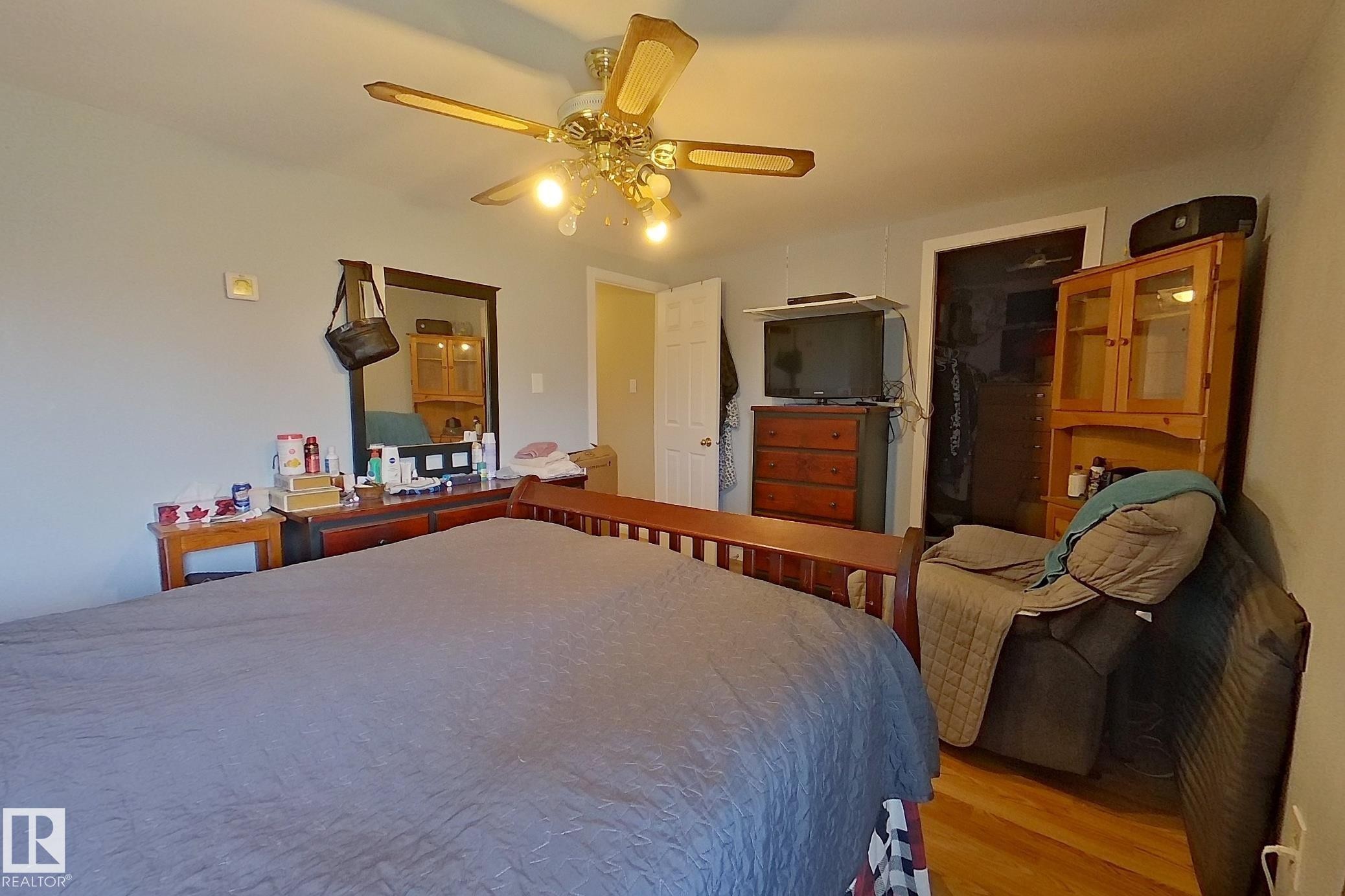 1308 Twp Rd 570, Rural Barrhead County, AB - Indoor Photo Showing Bedroom