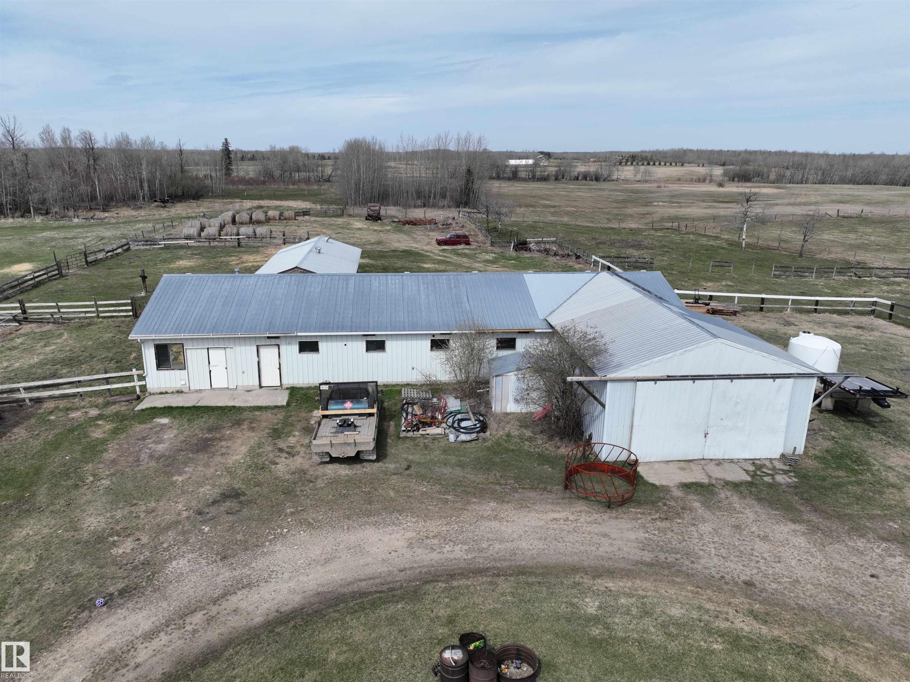 1308 Twp Rd 570, Rural Barrhead County, AB - Outdoor