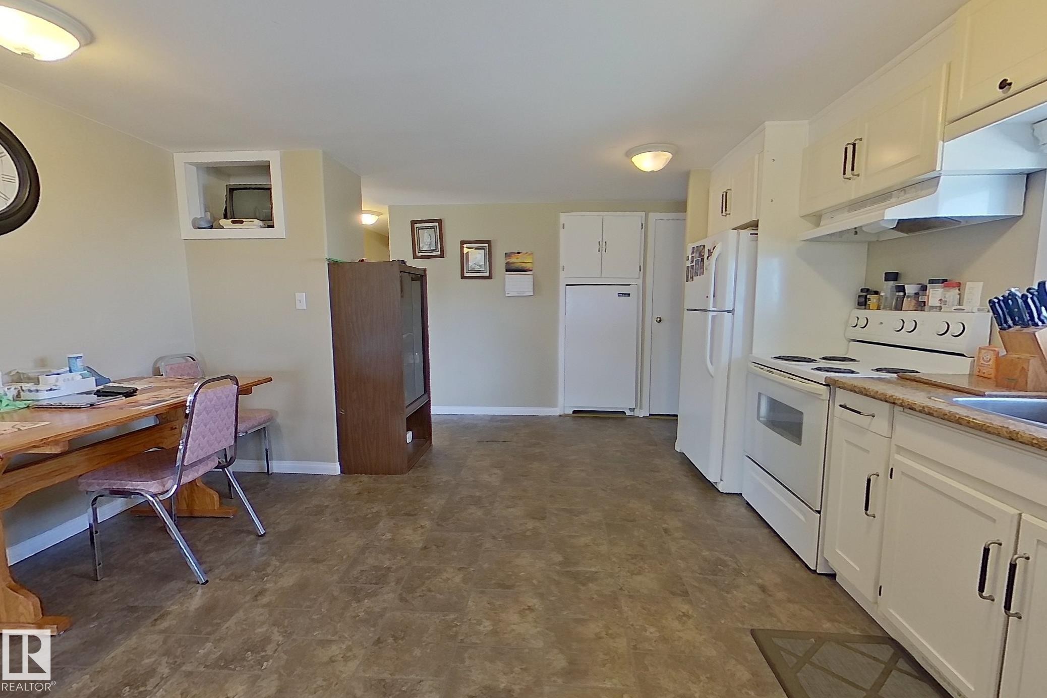 1308 Twp Rd 570, Rural Barrhead County, AB - Indoor Photo Showing Kitchen