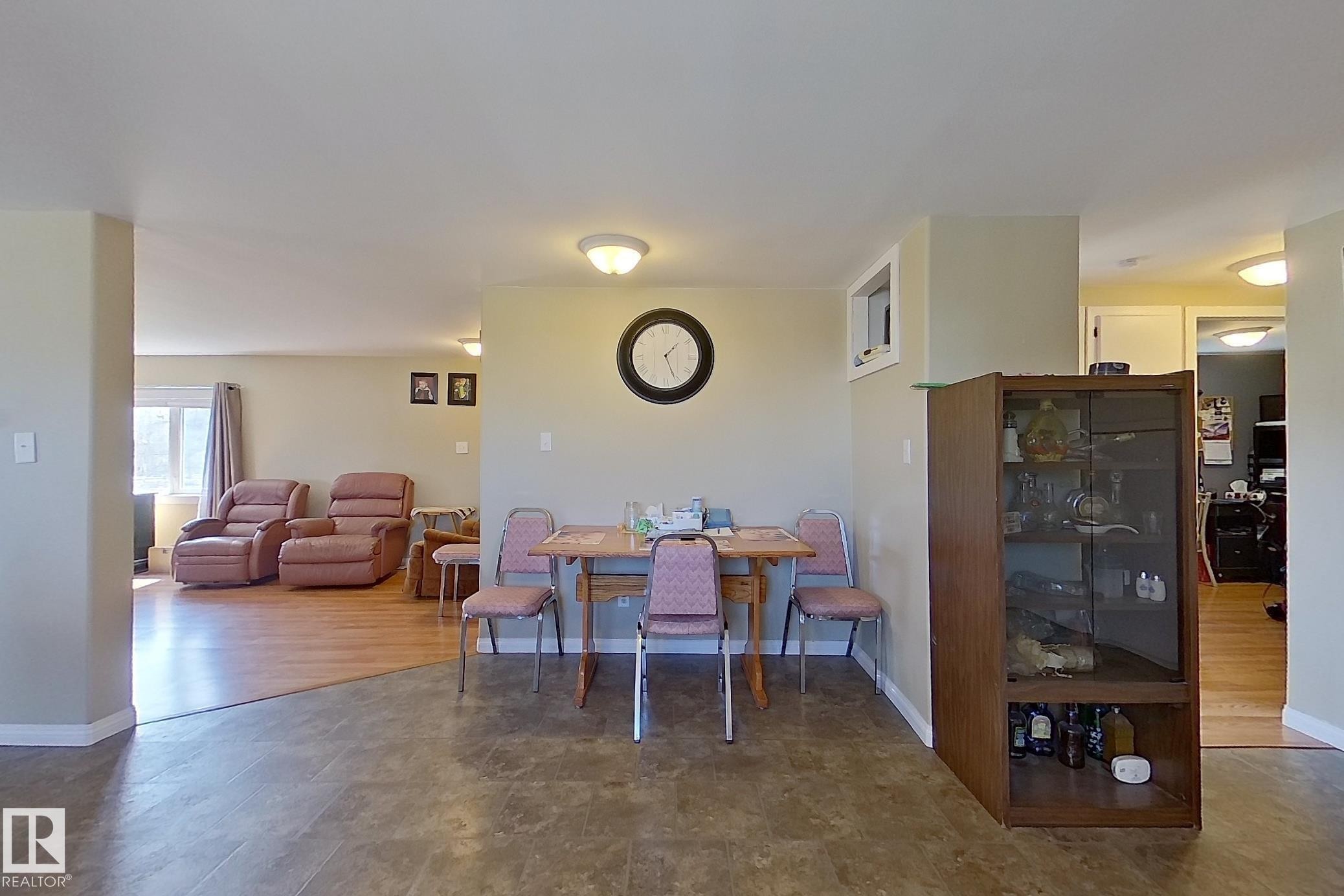 1308 Twp Rd 570, Rural Barrhead County, AB - Indoor Photo Showing Living Room