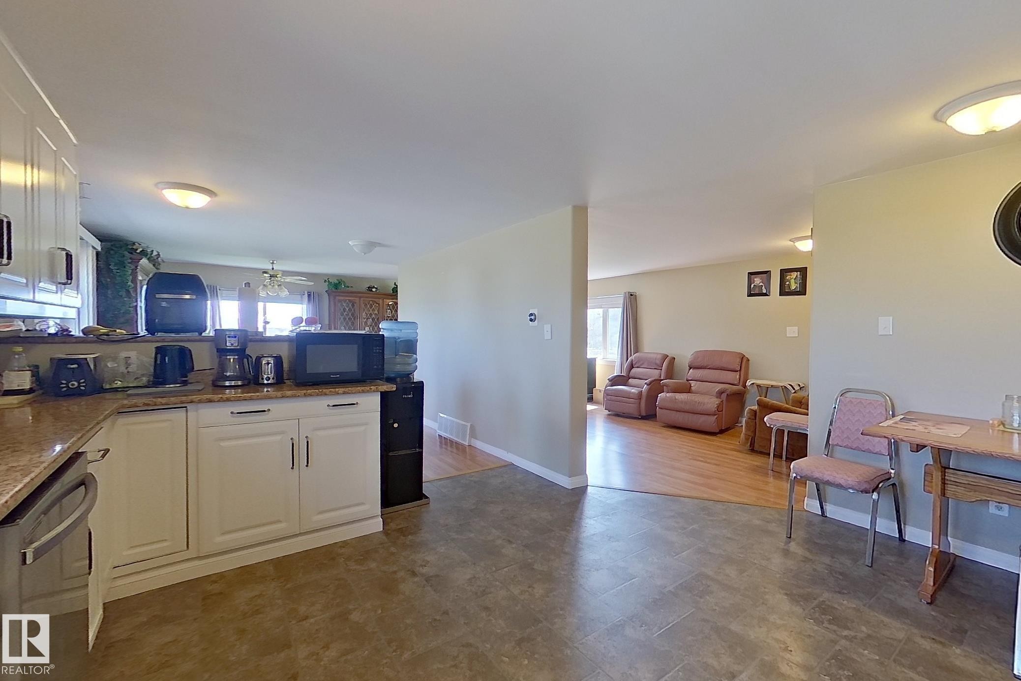 1308 Twp Rd 570, Rural Barrhead County, AB - Indoor Photo Showing Kitchen