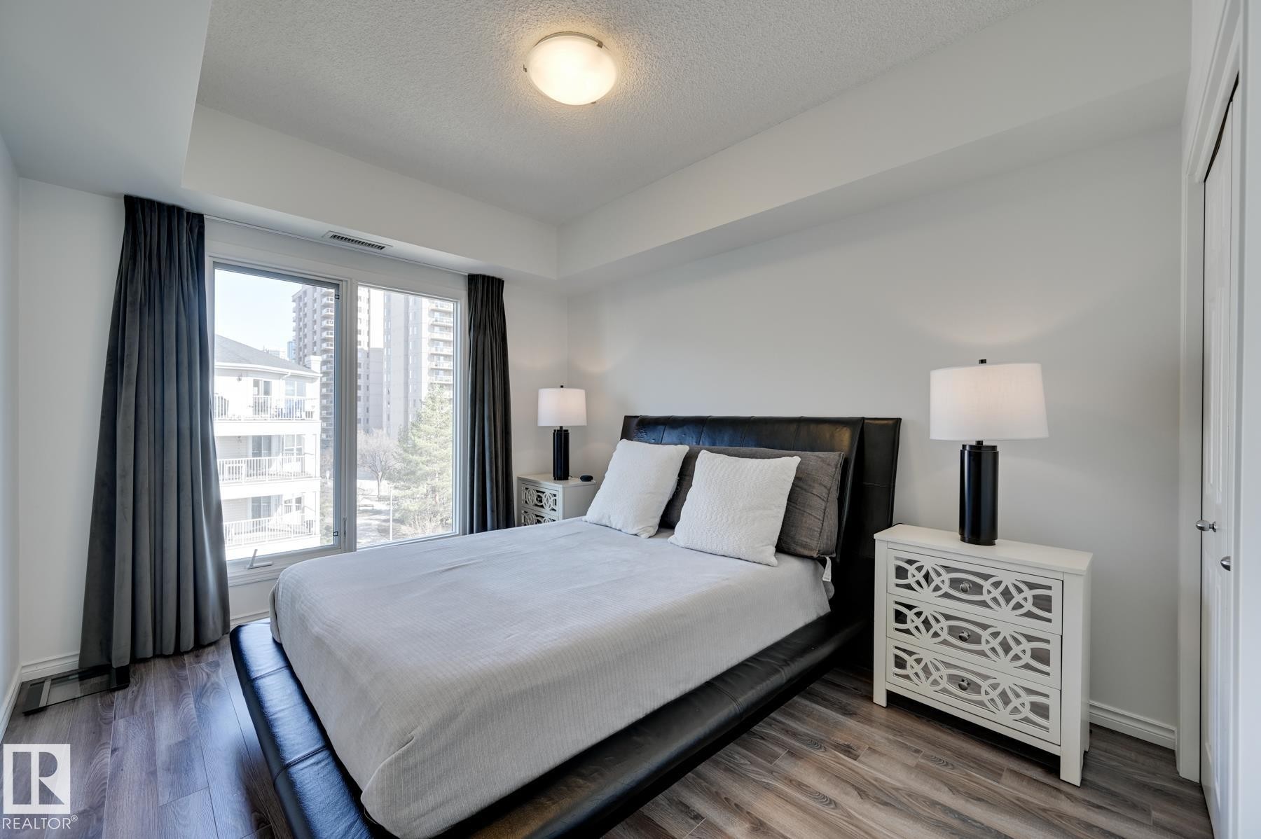 407 10303 111 Street, Edmonton, AB - Indoor Photo Showing Bedroom