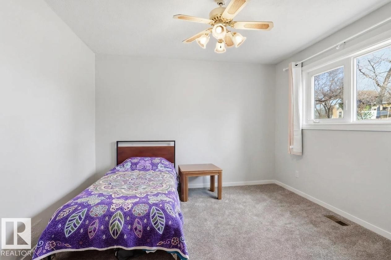 9206 90 Street, Edmonton, AB - Indoor Photo Showing Bedroom