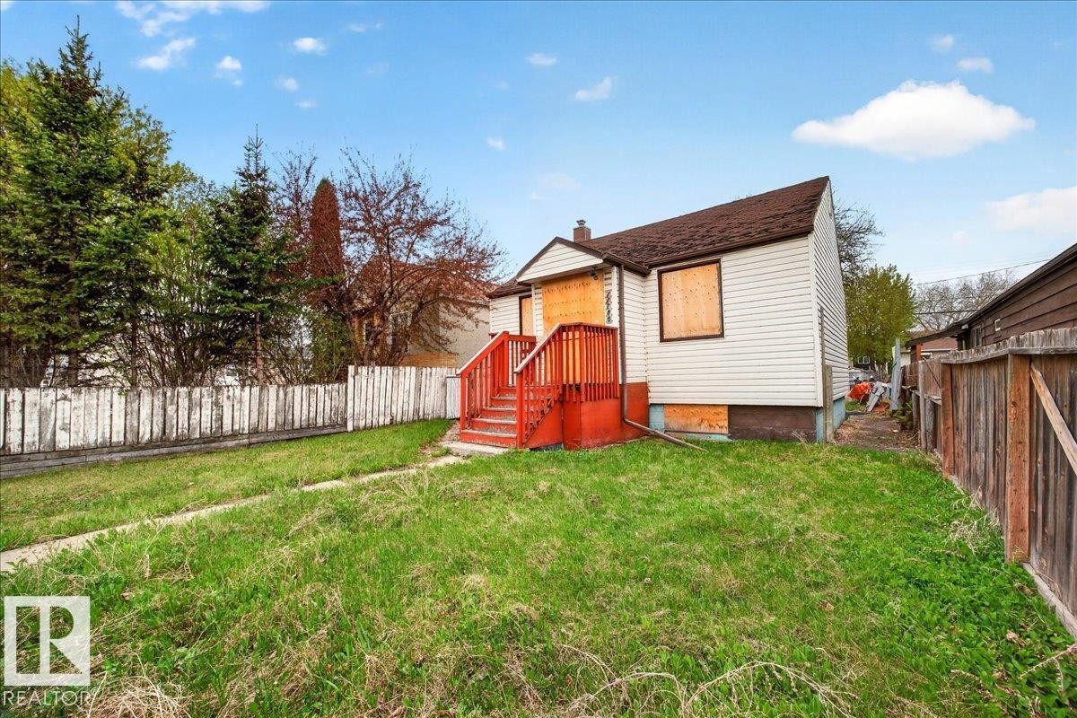 11706 80 Street, Edmonton, AB - Outdoor