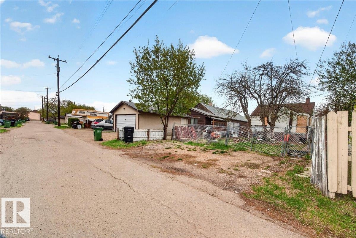 11706 80 Street, Edmonton, AB - Outdoor