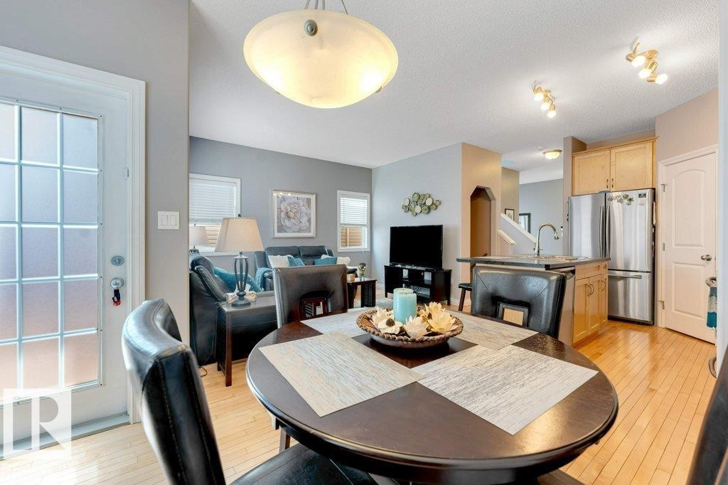 1523 Rutherford Road, Edmonton, AB - Indoor Photo Showing Dining Room