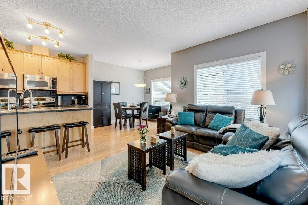 1523 Rutherford Road, Edmonton, AB - Indoor Photo Showing Living Room