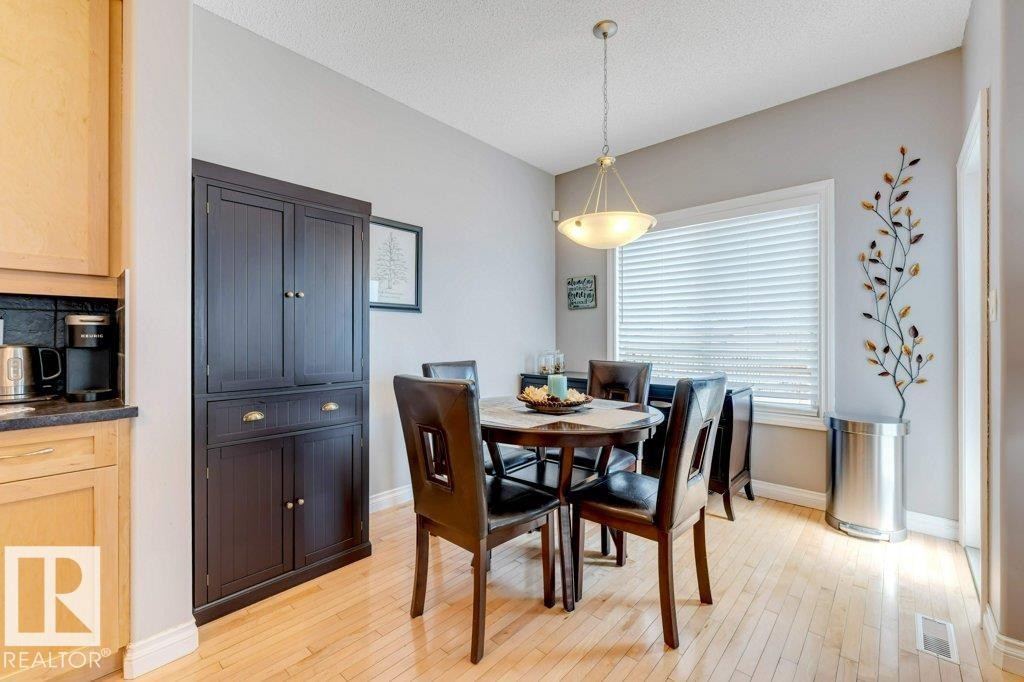 1523 Rutherford Road, Edmonton, AB - Indoor Photo Showing Dining Room