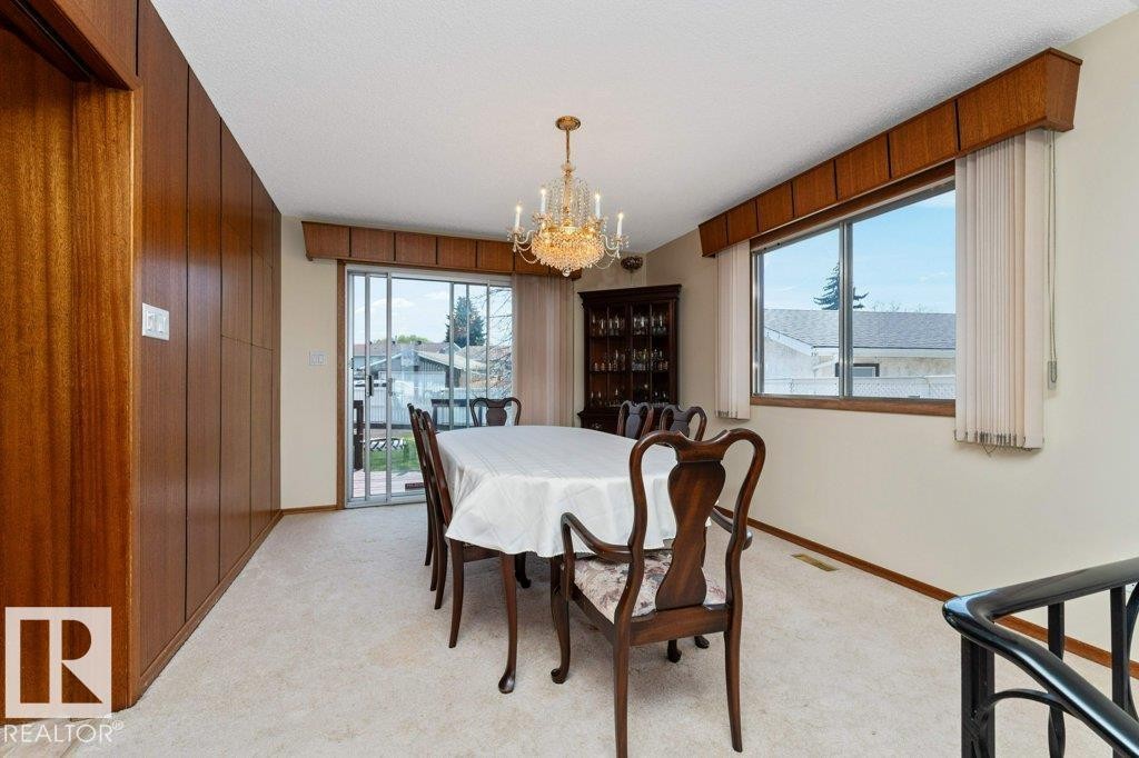 6719 31A Avenue, Edmonton, AB - Indoor Photo Showing Dining Room