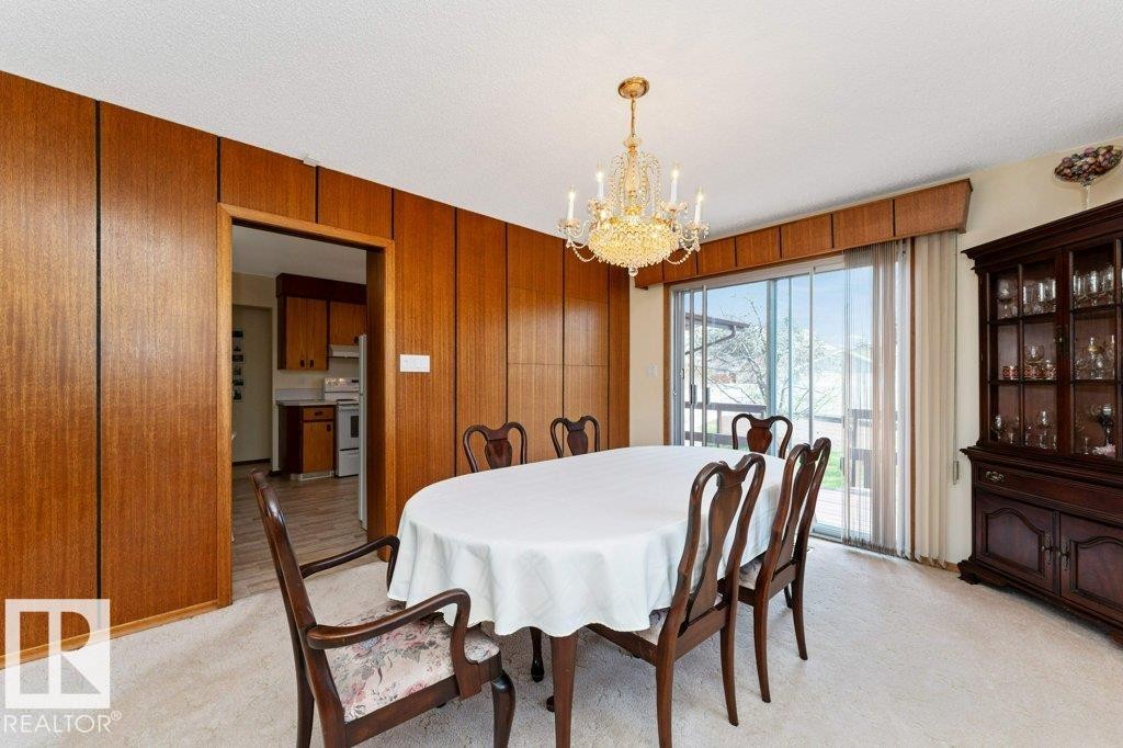 6719 31A Avenue, Edmonton, AB - Indoor Photo Showing Dining Room