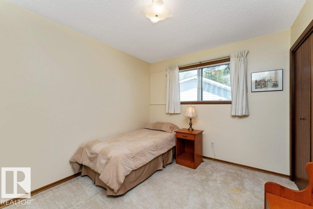 6719 31A Avenue, Edmonton, AB - Indoor Photo Showing Bedroom