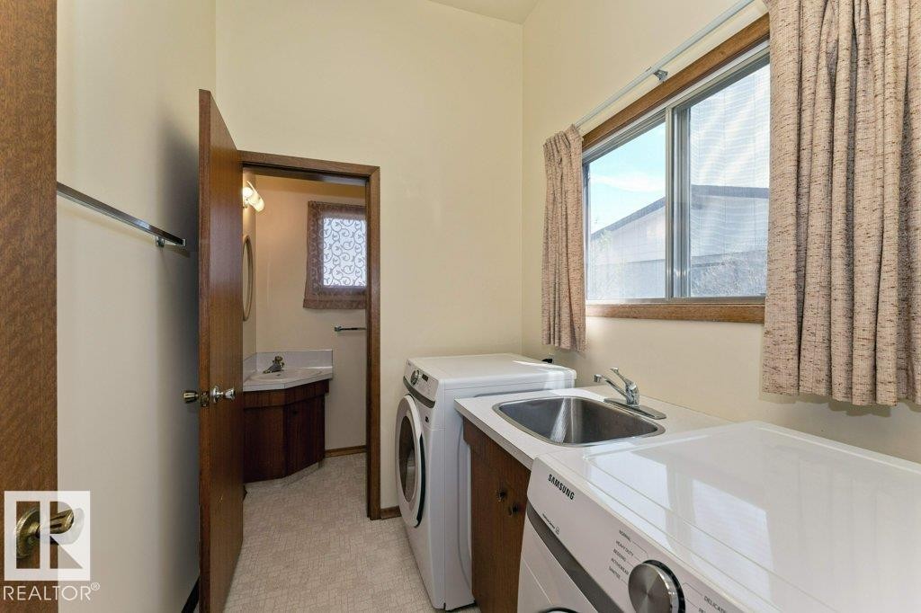 6719 31A Avenue, Edmonton, AB - Indoor Photo Showing Laundry Room