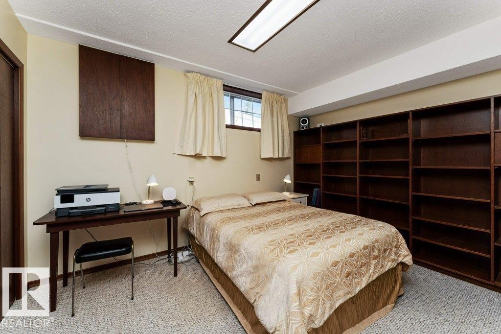 6719 31A Avenue, Edmonton, AB - Indoor Photo Showing Bedroom