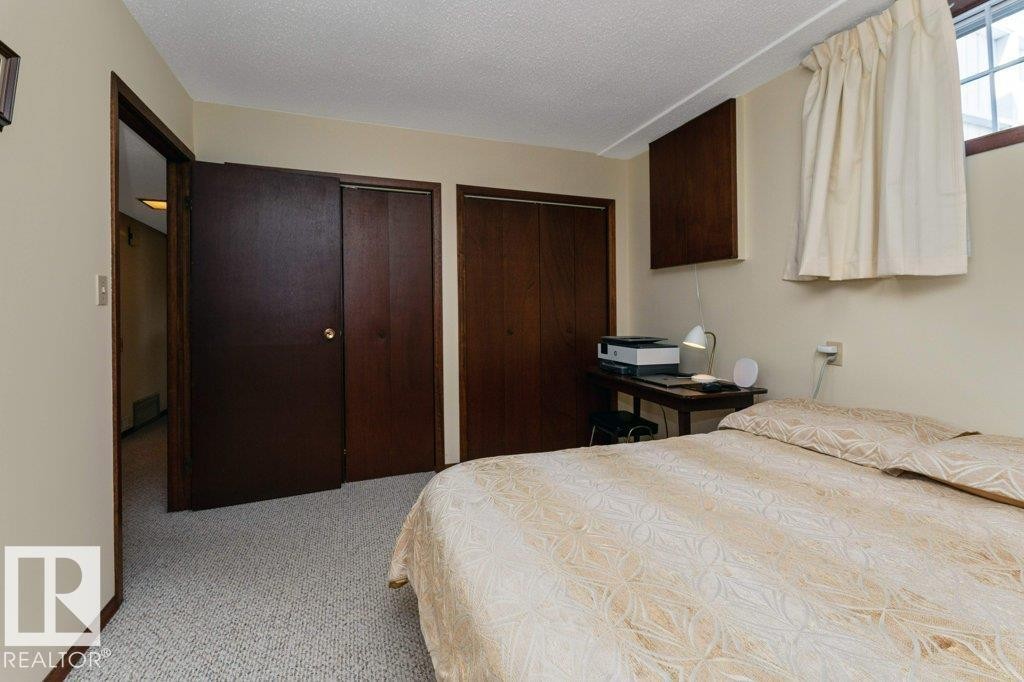 6719 31A Avenue, Edmonton, AB - Indoor Photo Showing Bedroom