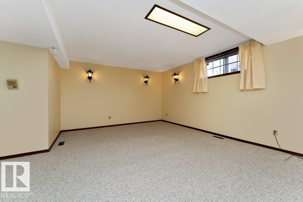 6719 31A Avenue, Edmonton, AB - Indoor Photo Showing Other Room