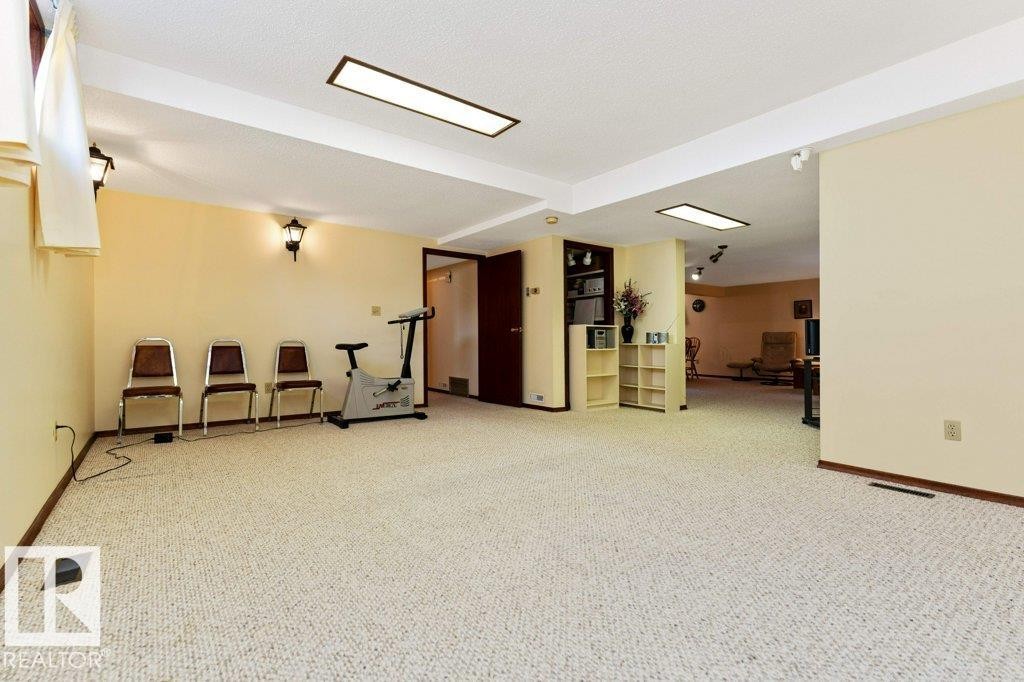 6719 31A Avenue, Edmonton, AB - Indoor