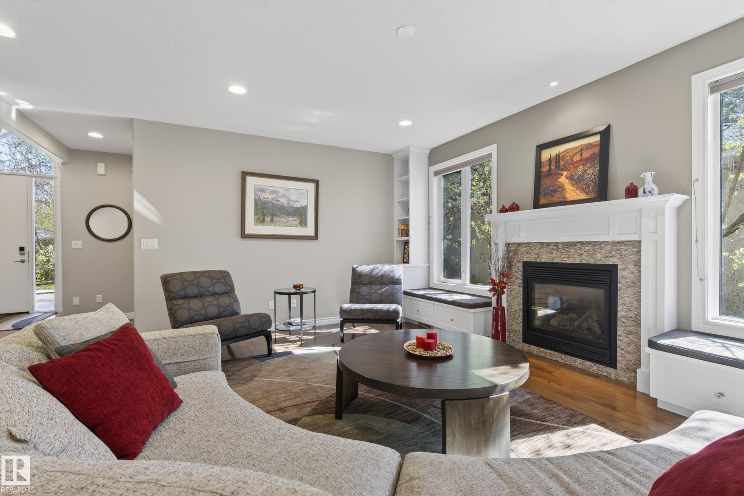 11523 80 Avenue, Edmonton, AB - Indoor Photo Showing Living Room With Fireplace