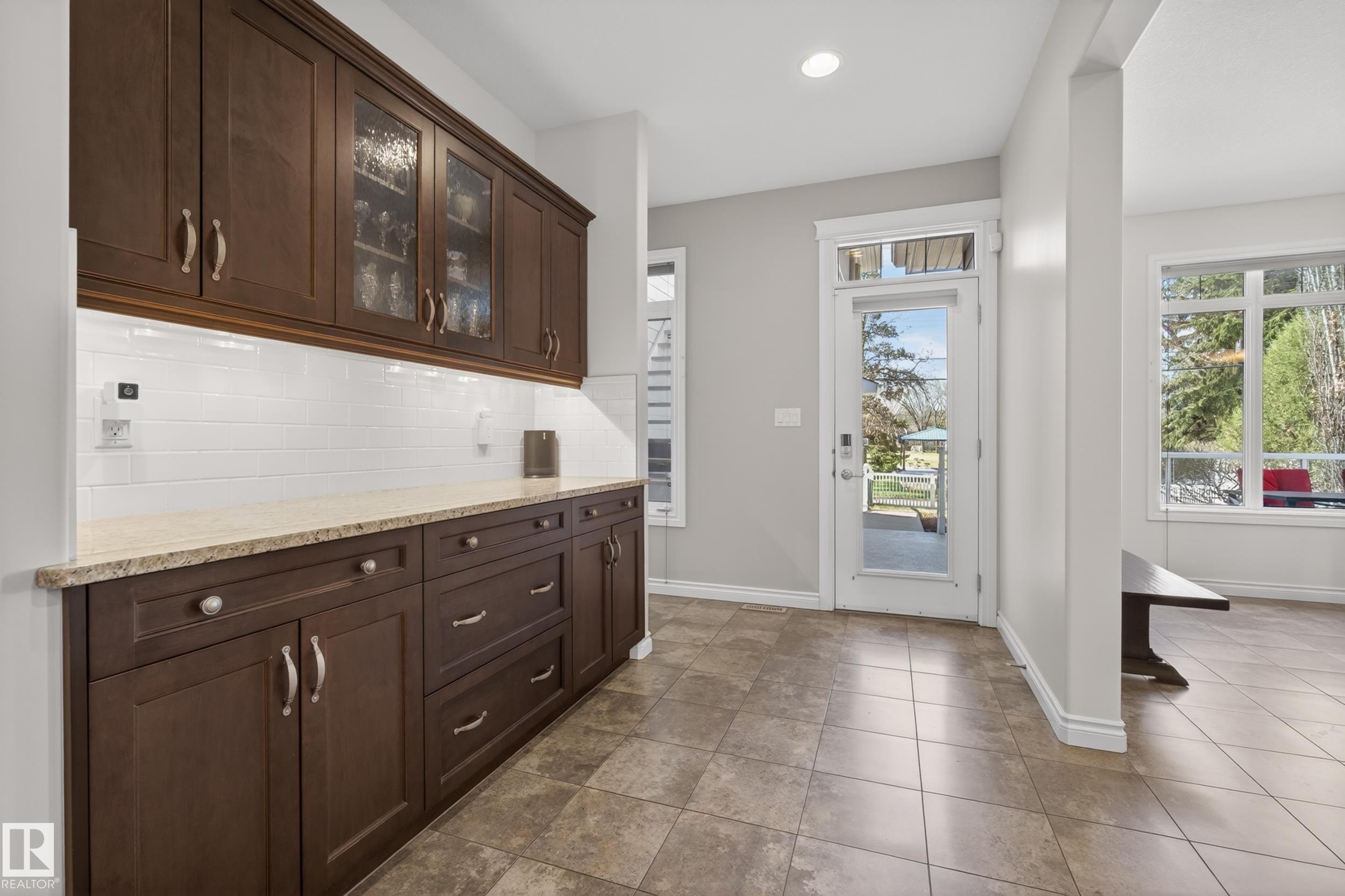 11523 80 Avenue, Edmonton, AB - Indoor