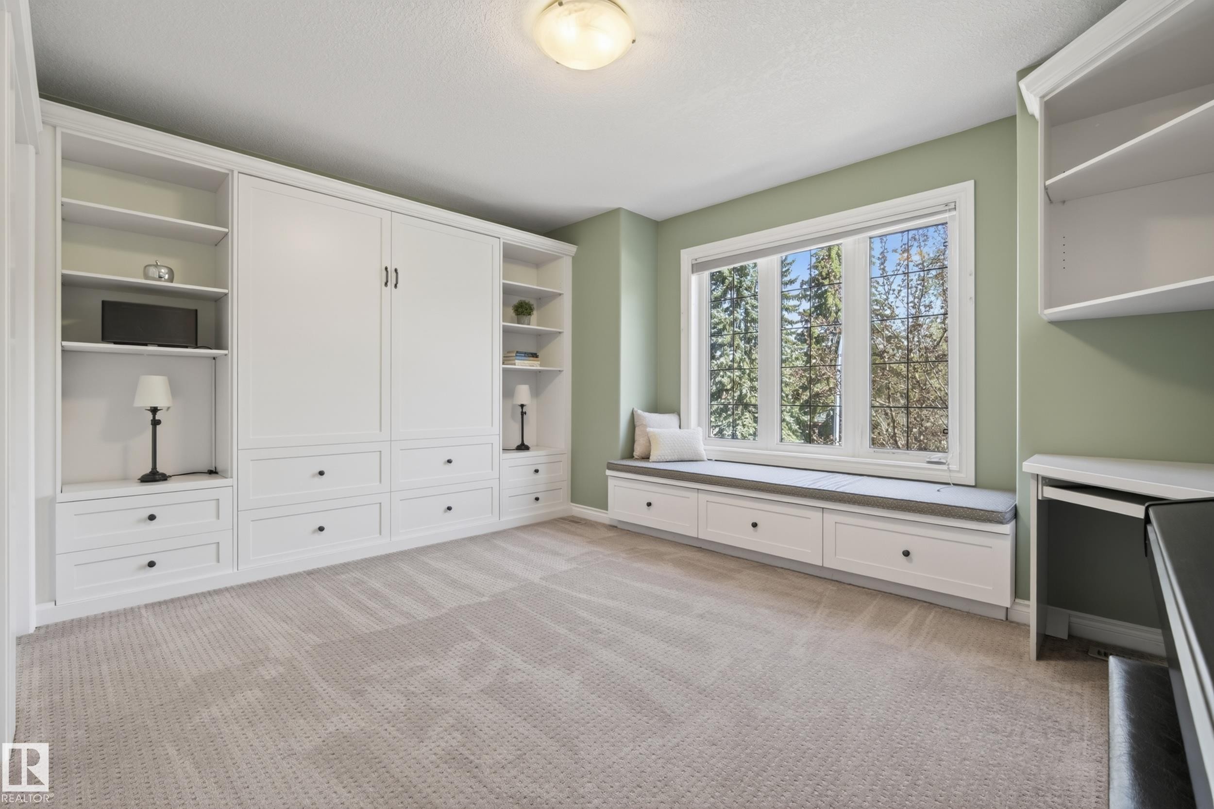 11523 80 Avenue, Edmonton, AB - Indoor