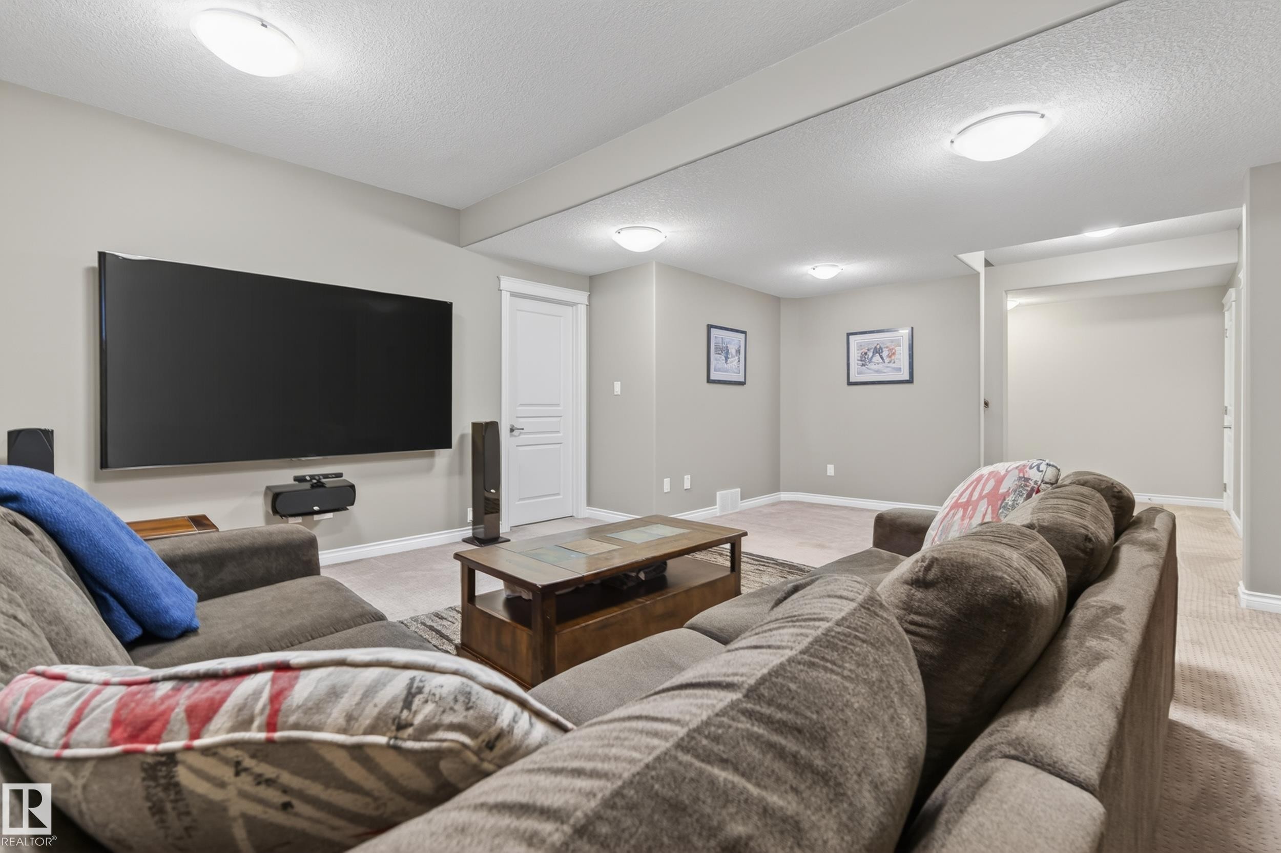 11523 80 Avenue, Edmonton, AB - Indoor