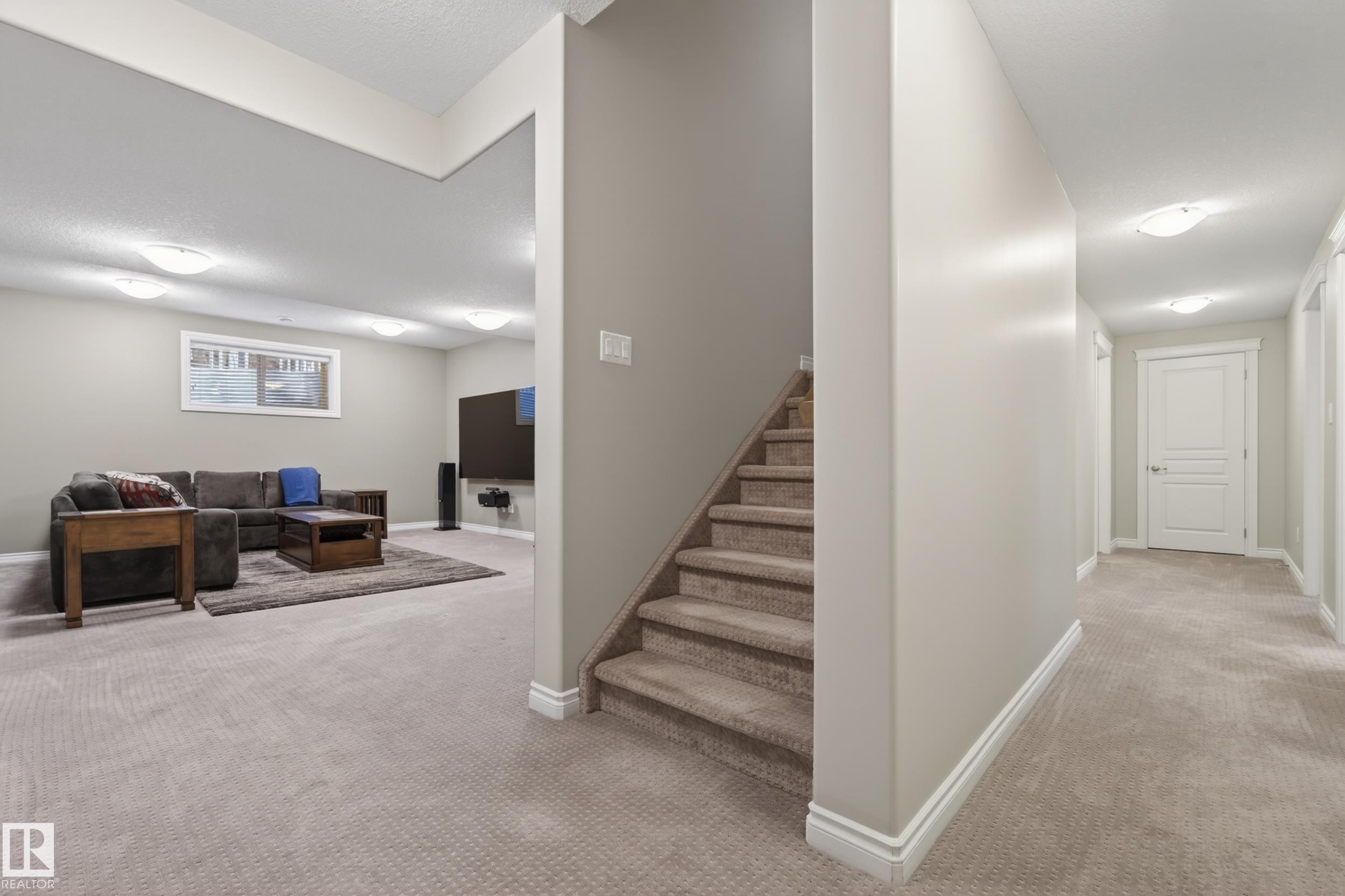 11523 80 Avenue, Edmonton, AB - Indoor