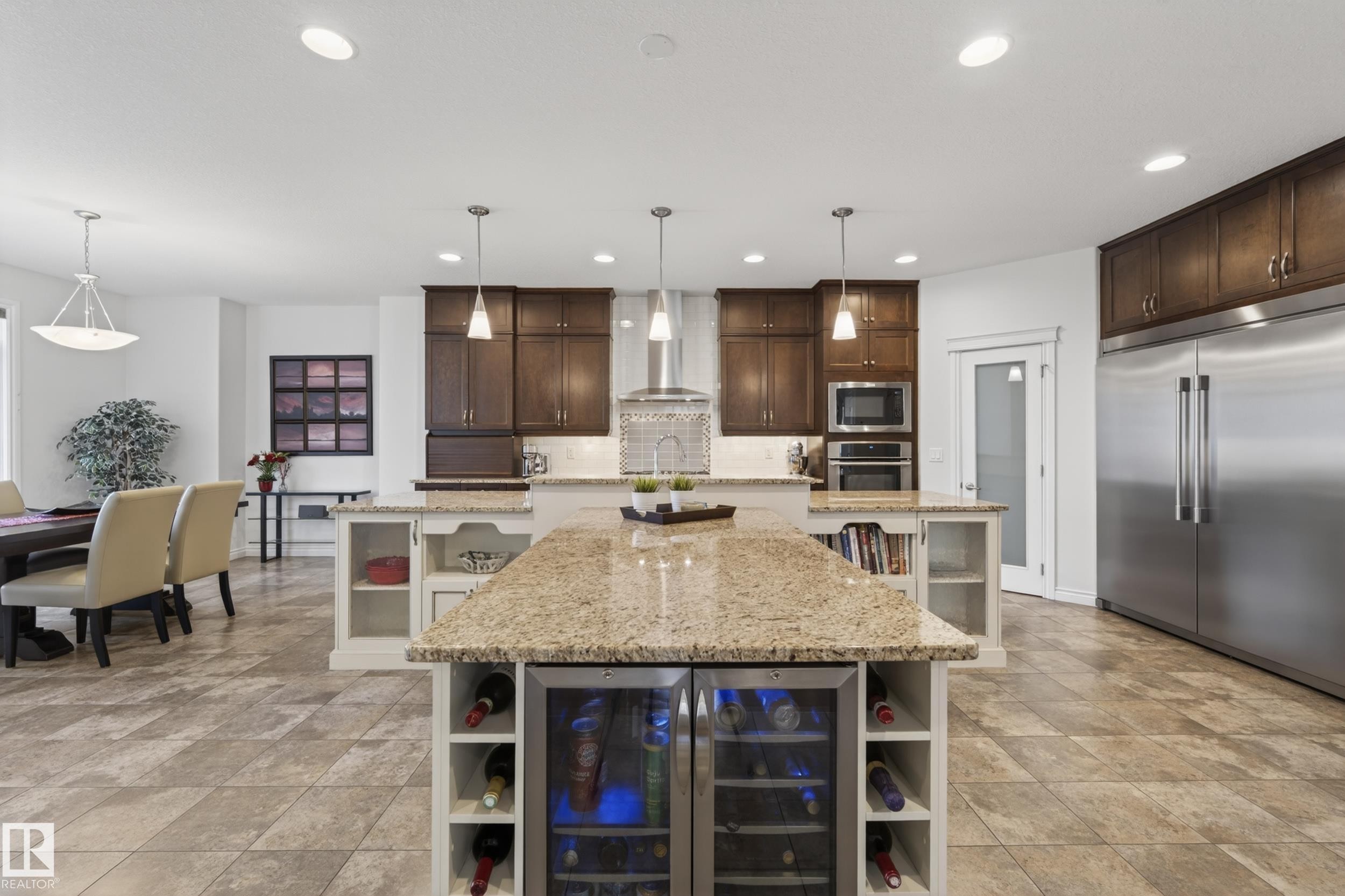 11523 80 Avenue, Edmonton, AB - Indoor