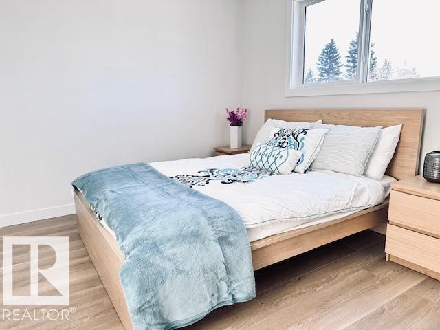 4845 115 Avenue, Edmonton, AB - Indoor Photo Showing Bedroom