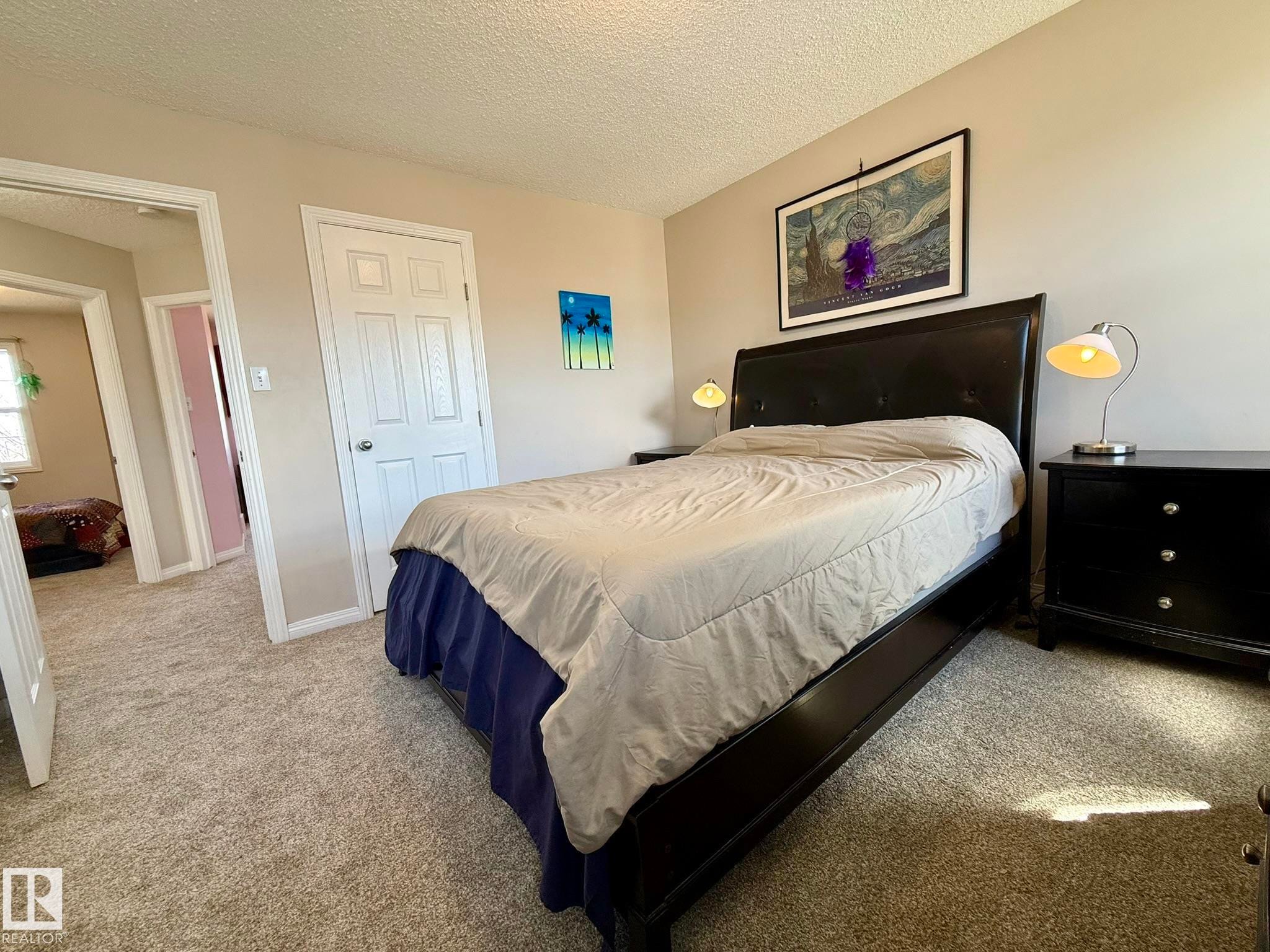 ANOTHER PHOTO OF THE PRIMARY BEDROOM WITH THE NEW PAINTED WALLS & PLUSH CARPET! - 645 Windross Crescent, Edmonton, AB