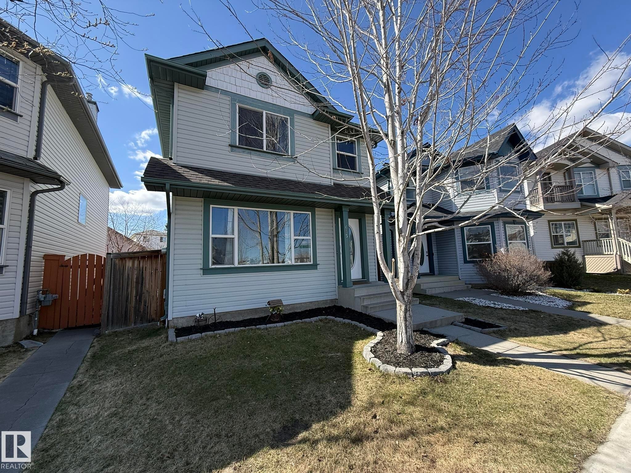 ANOTHER GREAT PHOTO OF THIS WELL KEPT 2STOREY! - 645 Windross Crescent, Edmonton, AB