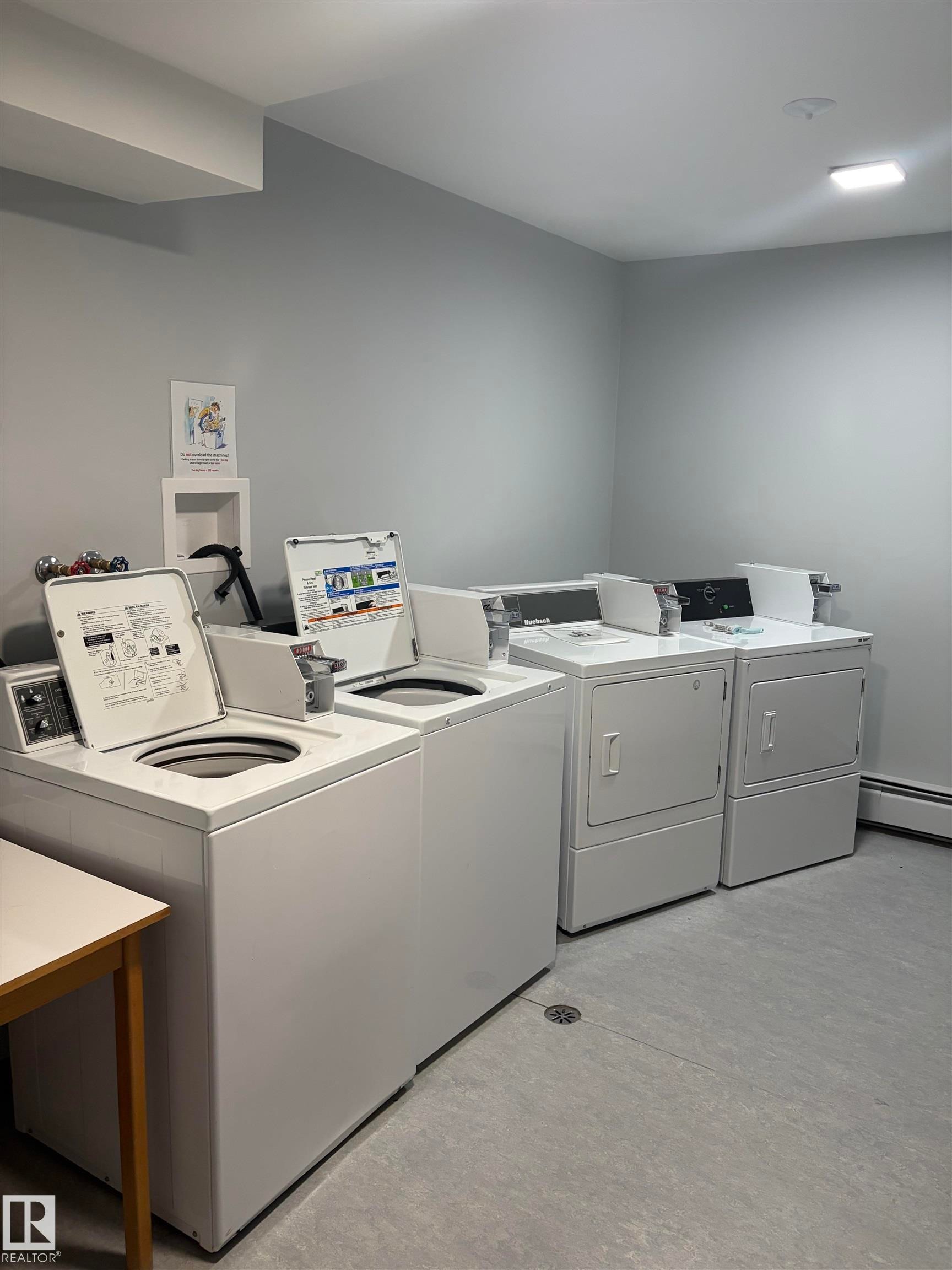 #304 9854 88 Av Nw, Edmonton, AB - Indoor Photo Showing Laundry Room
