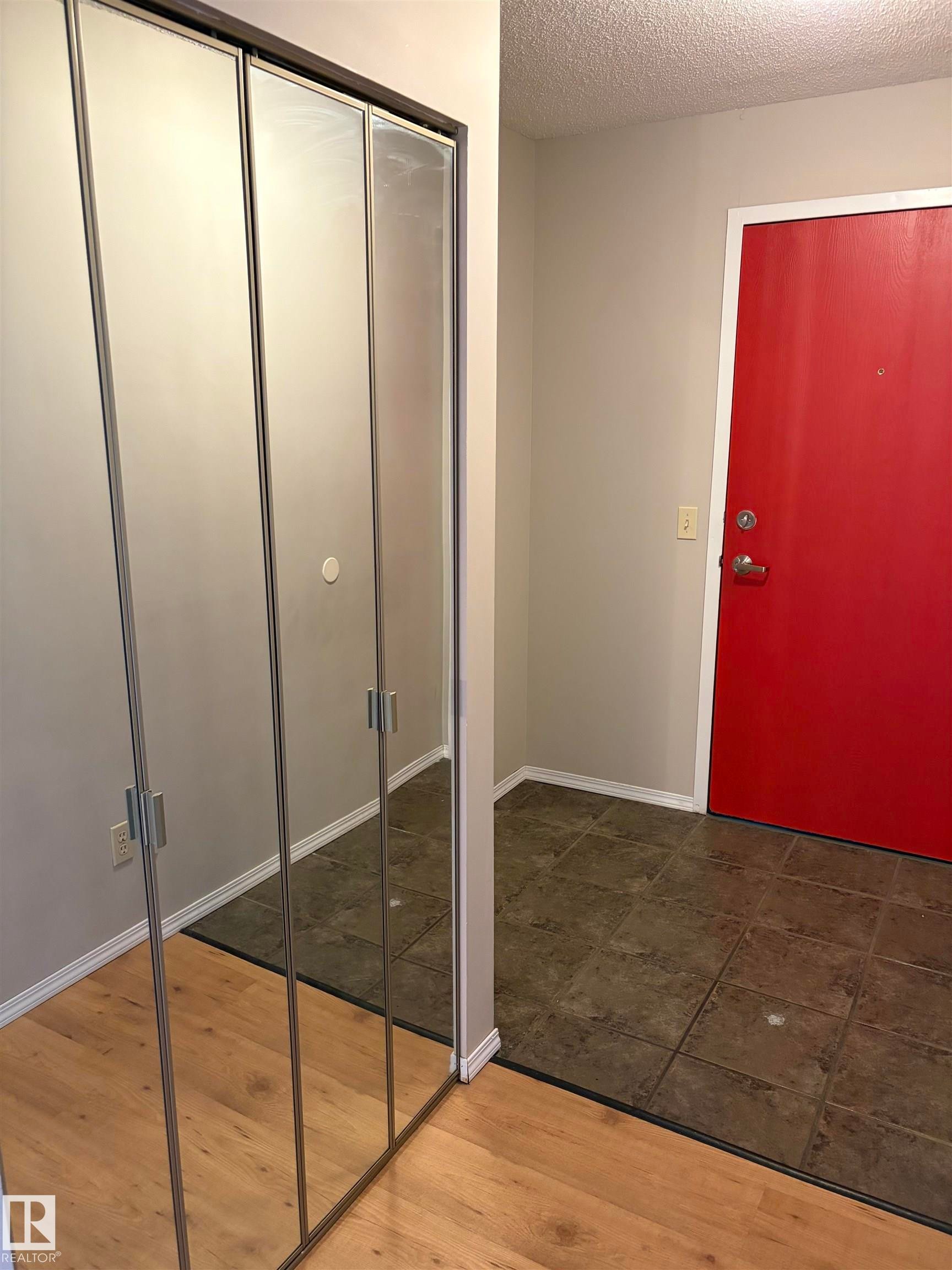 #304 9854 88 Av Nw, Edmonton, AB - Indoor Photo Showing Other Room