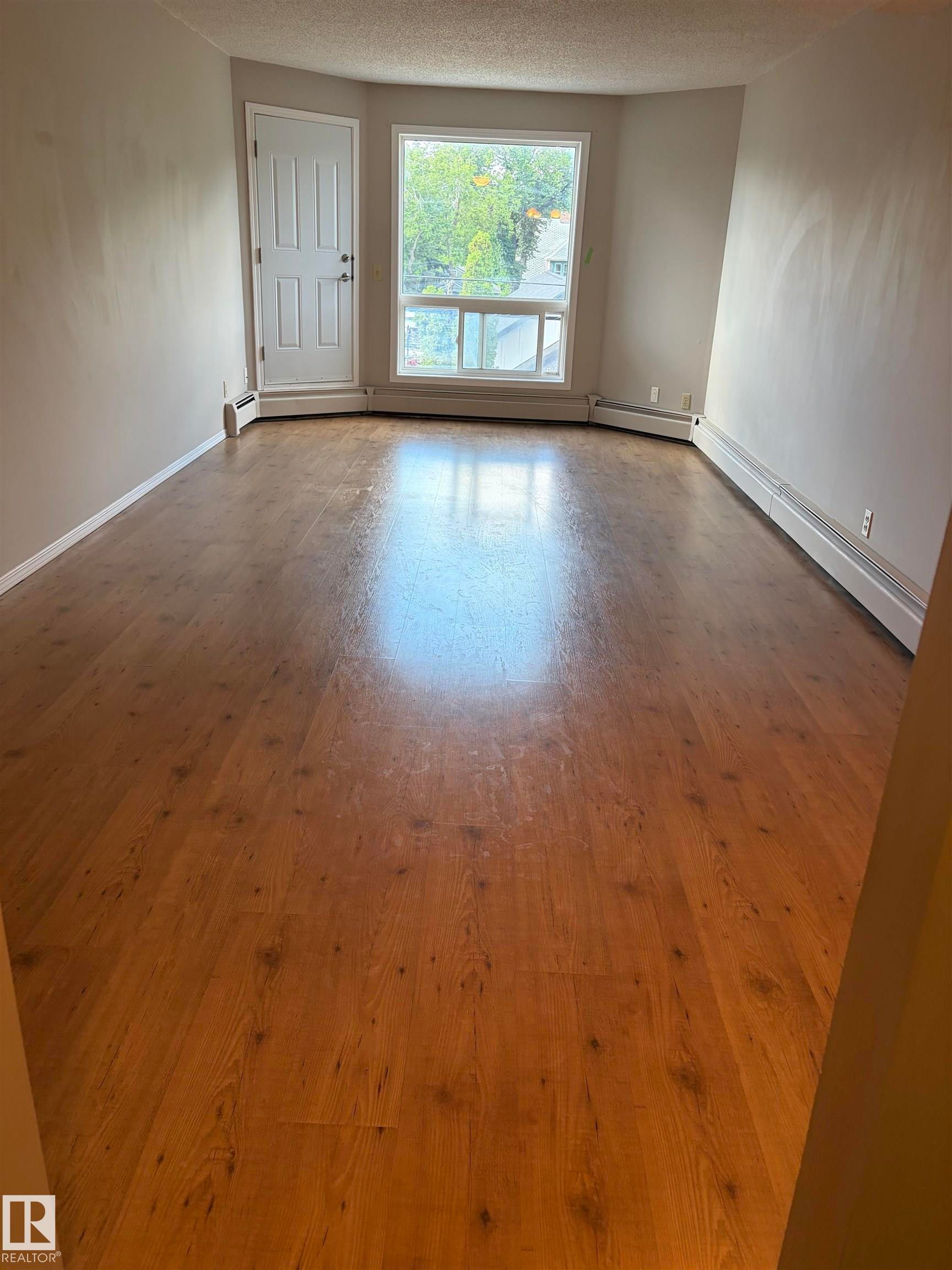 #304 9854 88 Av Nw, Edmonton, AB - Indoor Photo Showing Other Room