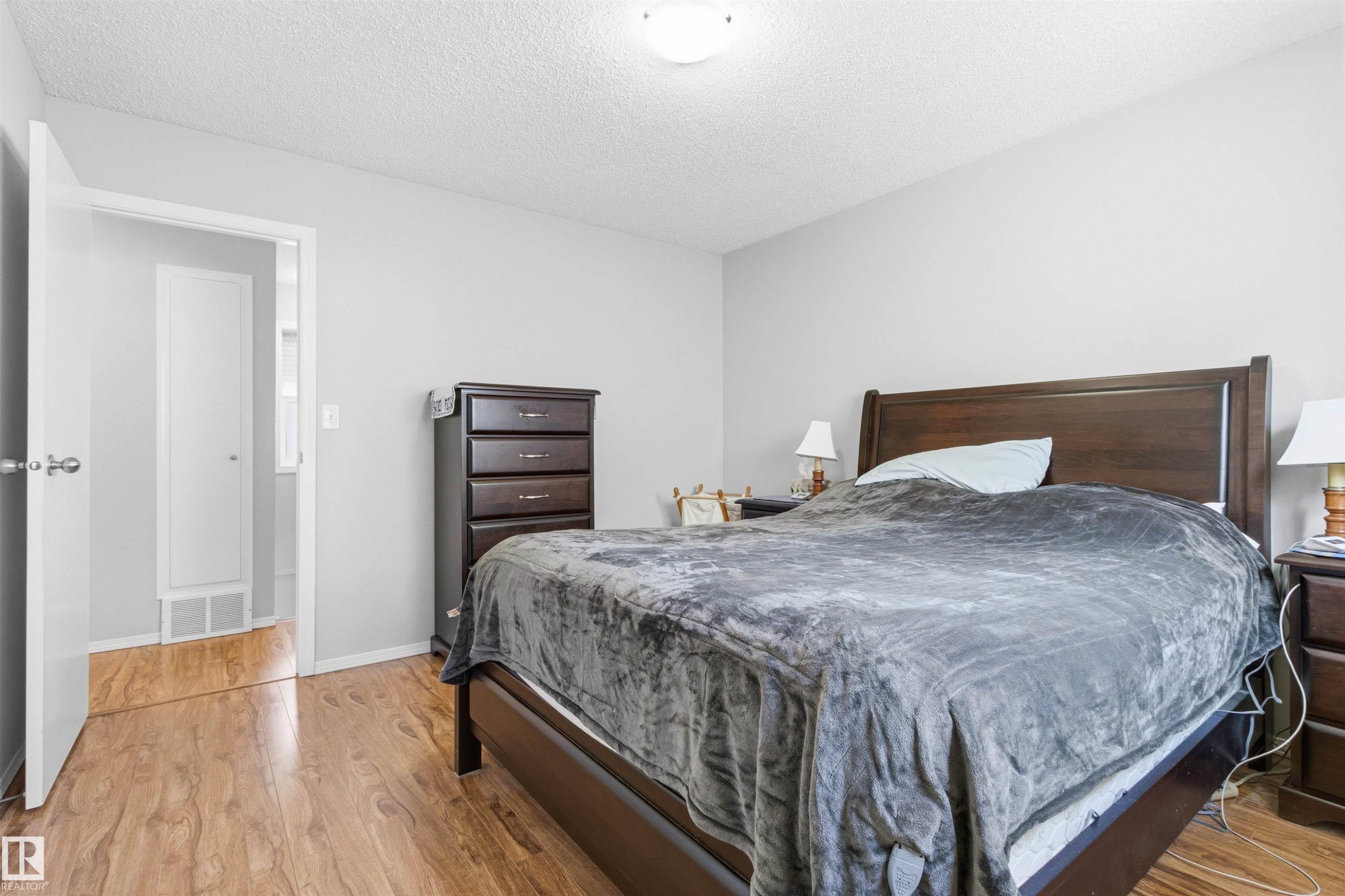 9638 108A Avenue, Edmonton, AB - Indoor Photo Showing Bedroom