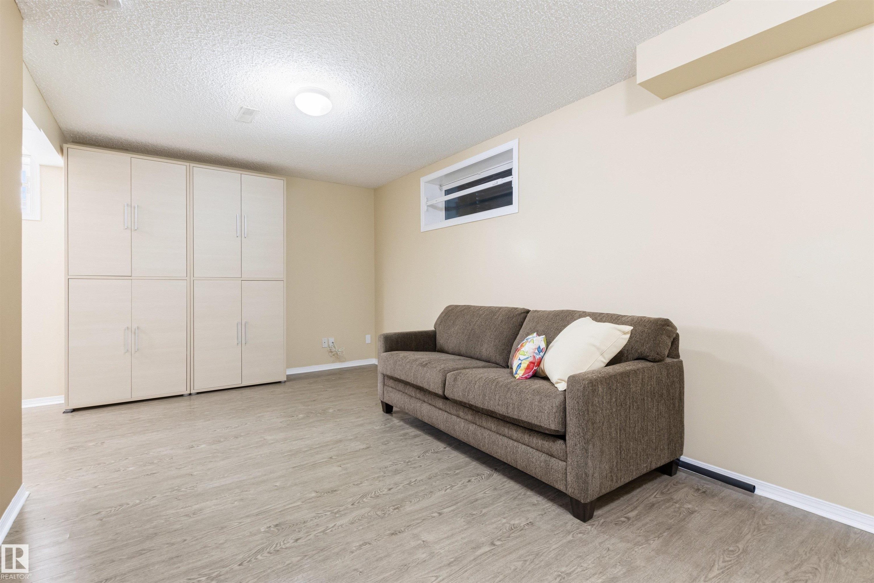 9638 108A Avenue, Edmonton, AB - Indoor