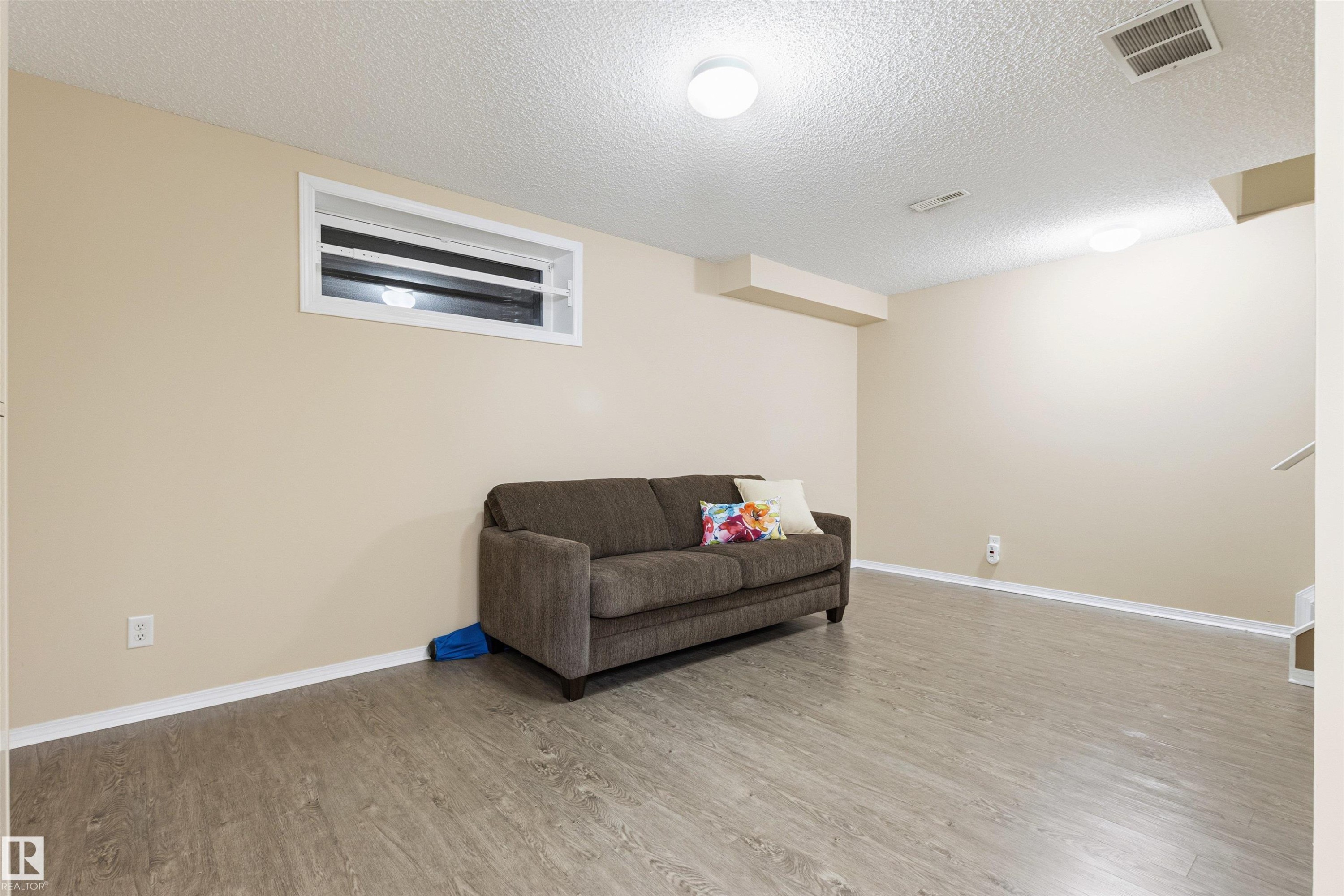 9638 108A Avenue, Edmonton, AB - Indoor