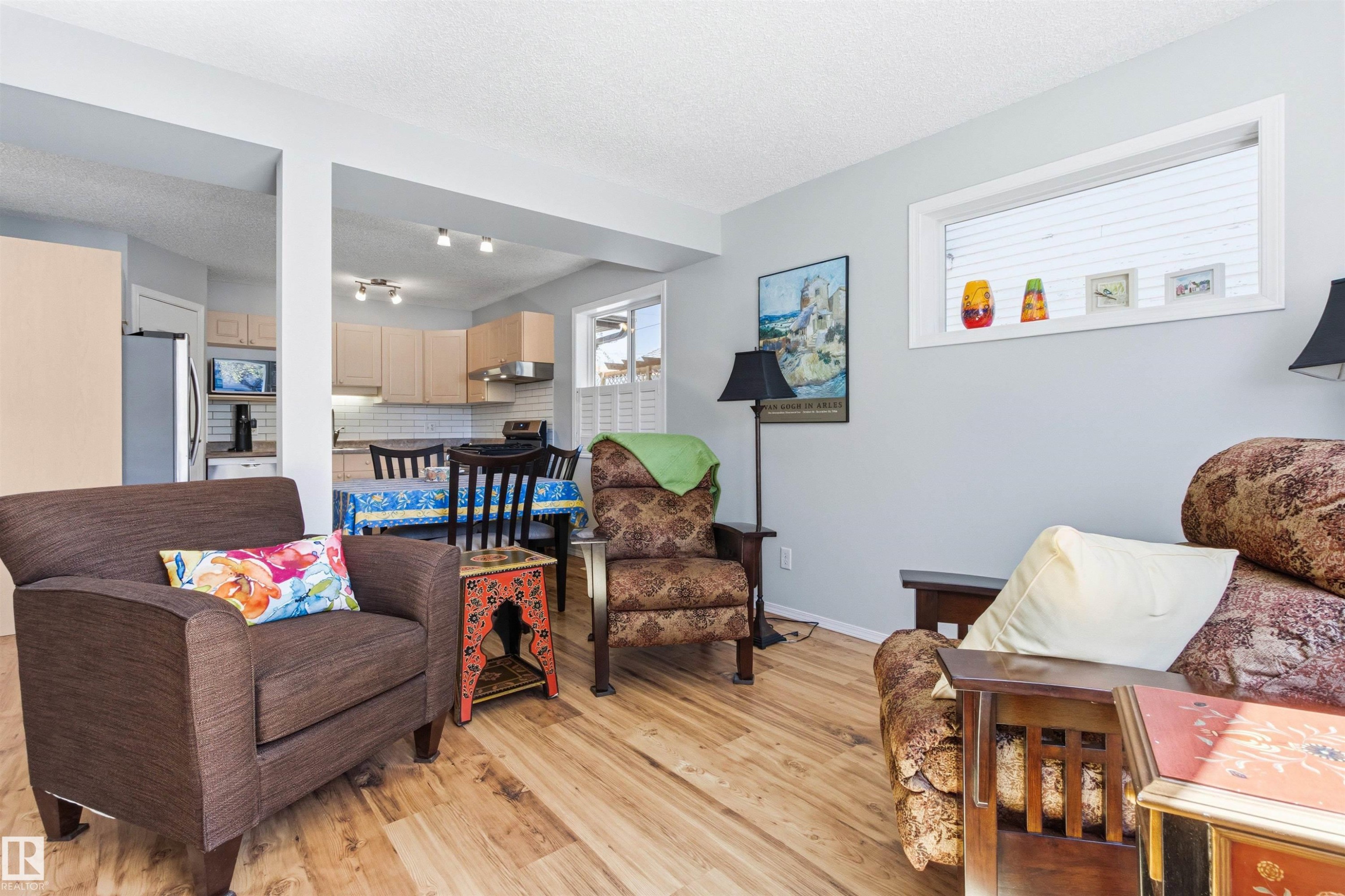 9638 108A Avenue, Edmonton, AB - Indoor Photo Showing Living Room