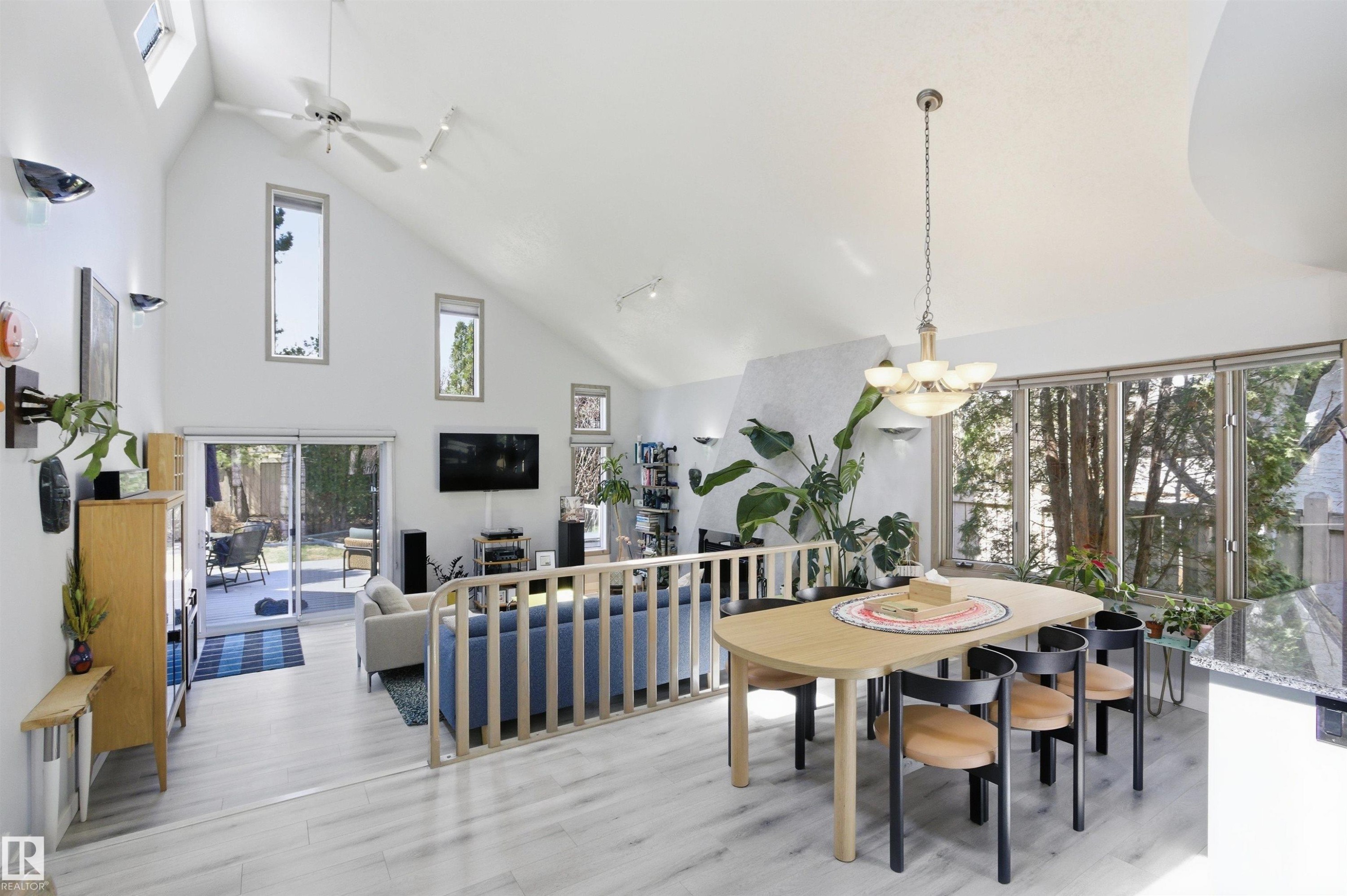 1116 111A Street, Edmonton, AB - Indoor Photo Showing Dining Room