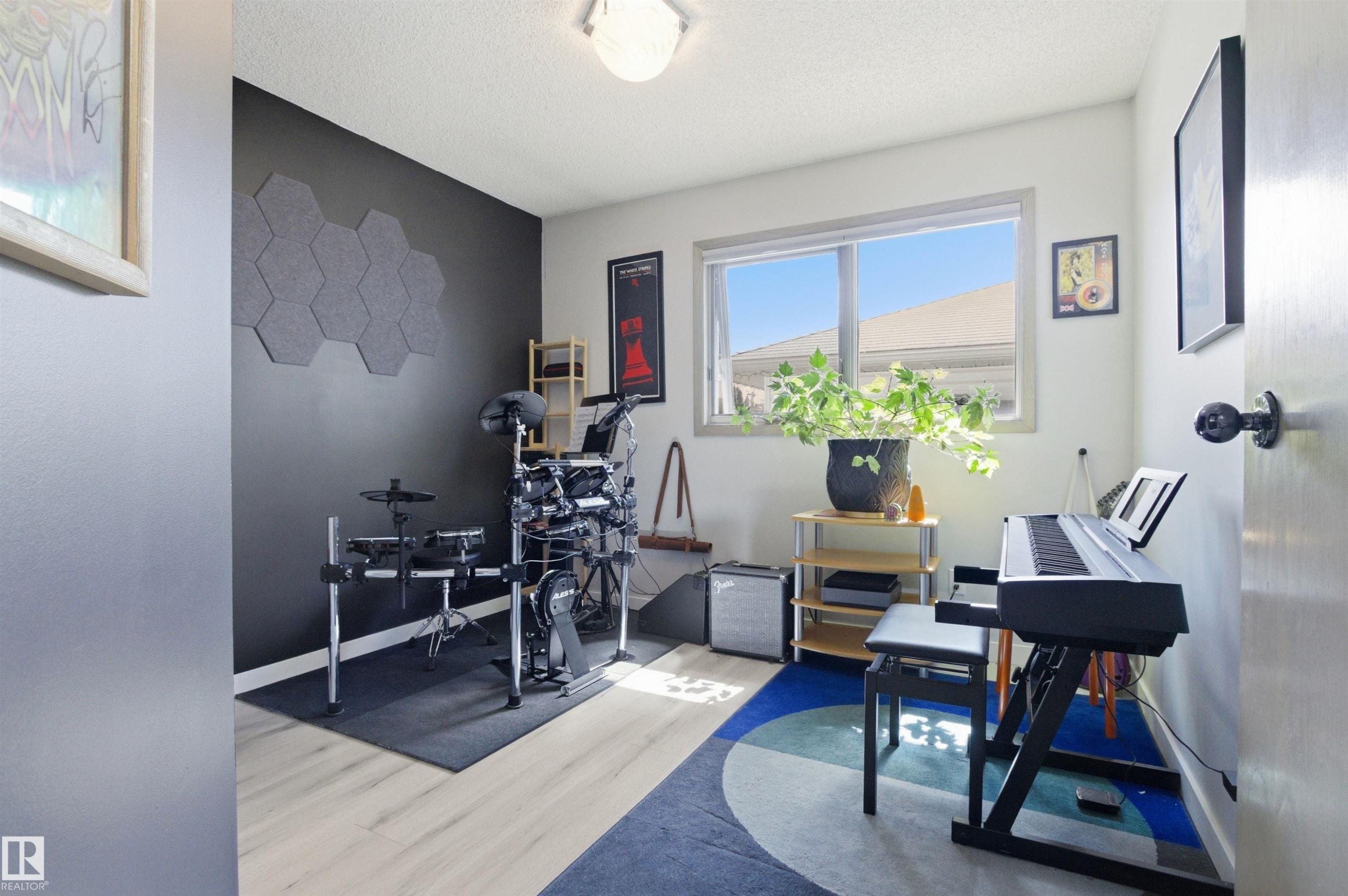 1116 111A Street, Edmonton, AB - Indoor