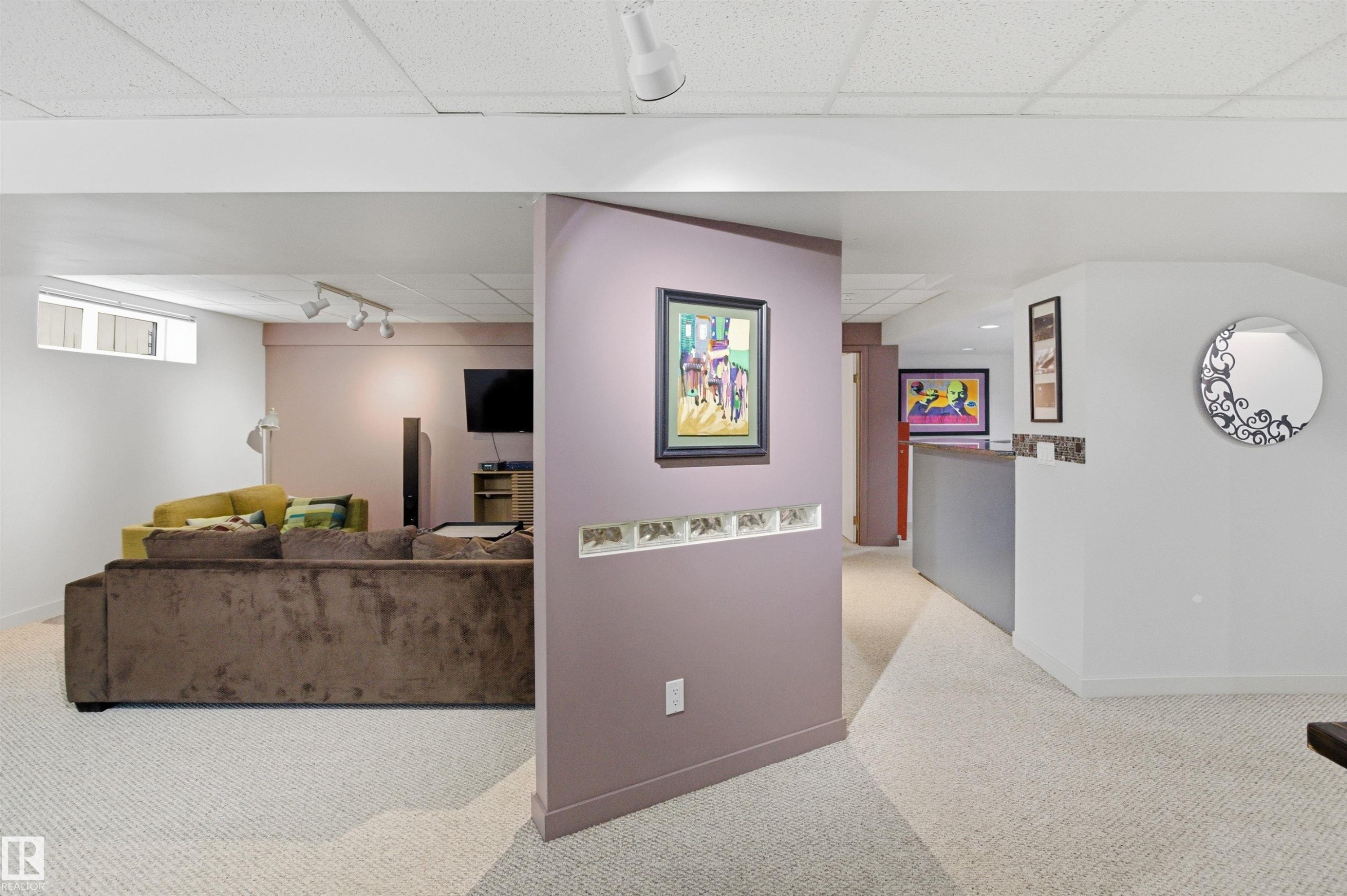 1116 111A Street, Edmonton, AB - Indoor