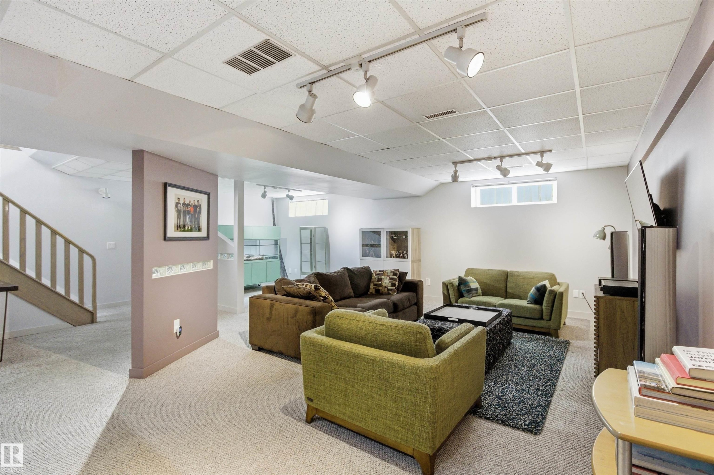 1116 111A Street, Edmonton, AB - Indoor