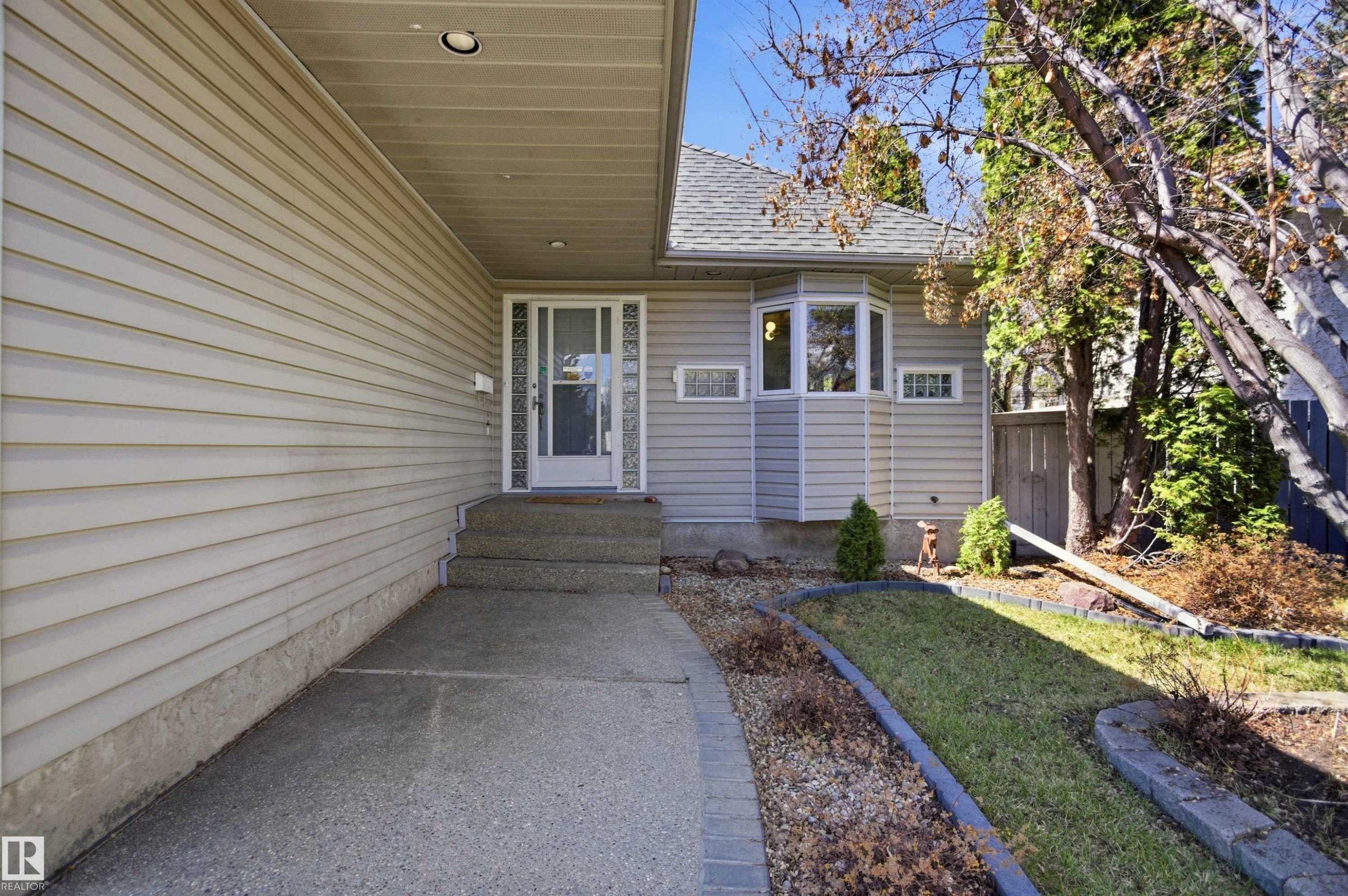 1116 111A Street, Edmonton, AB - Outdoor