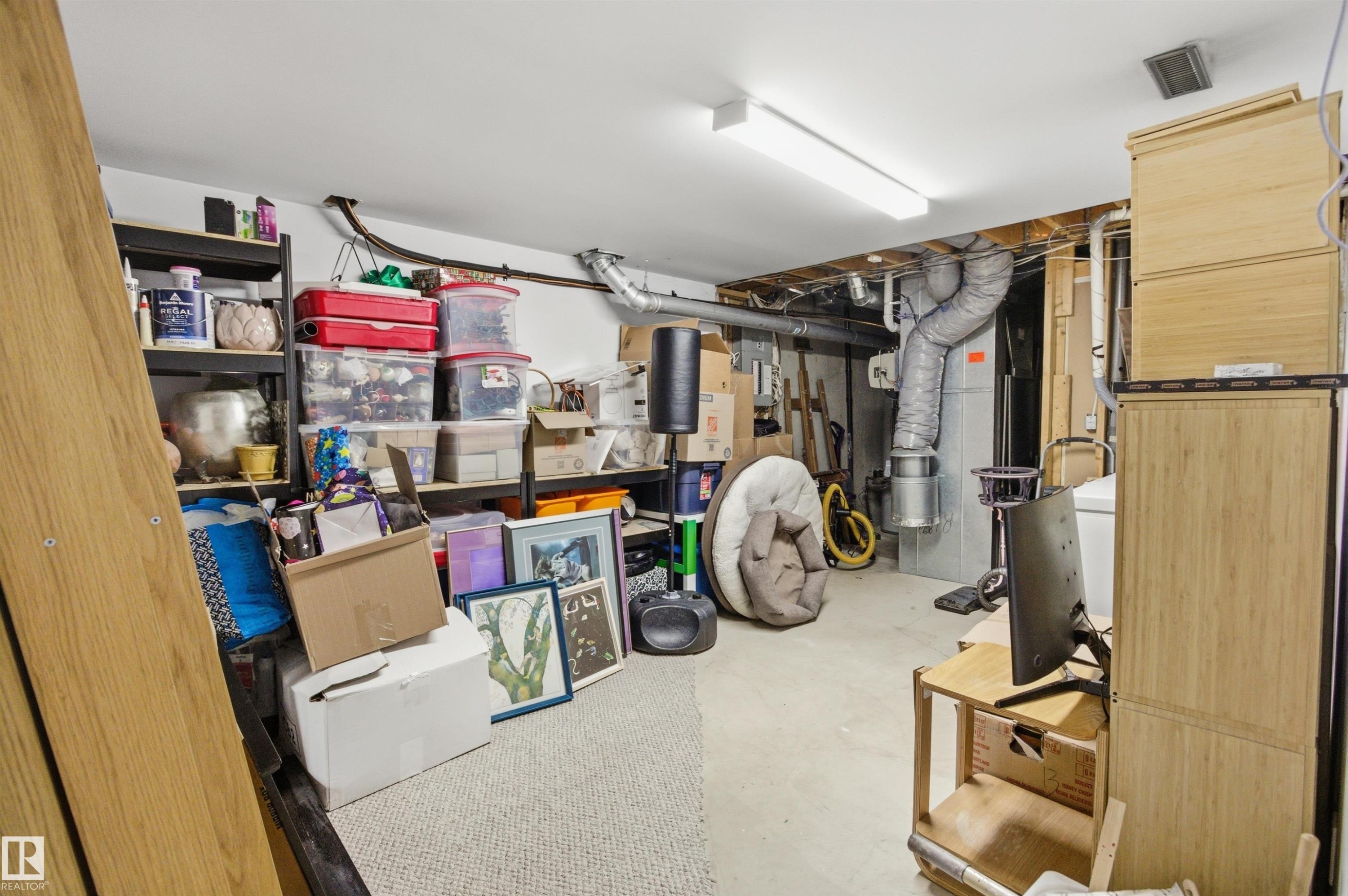 1116 111A Street, Edmonton, AB - Indoor