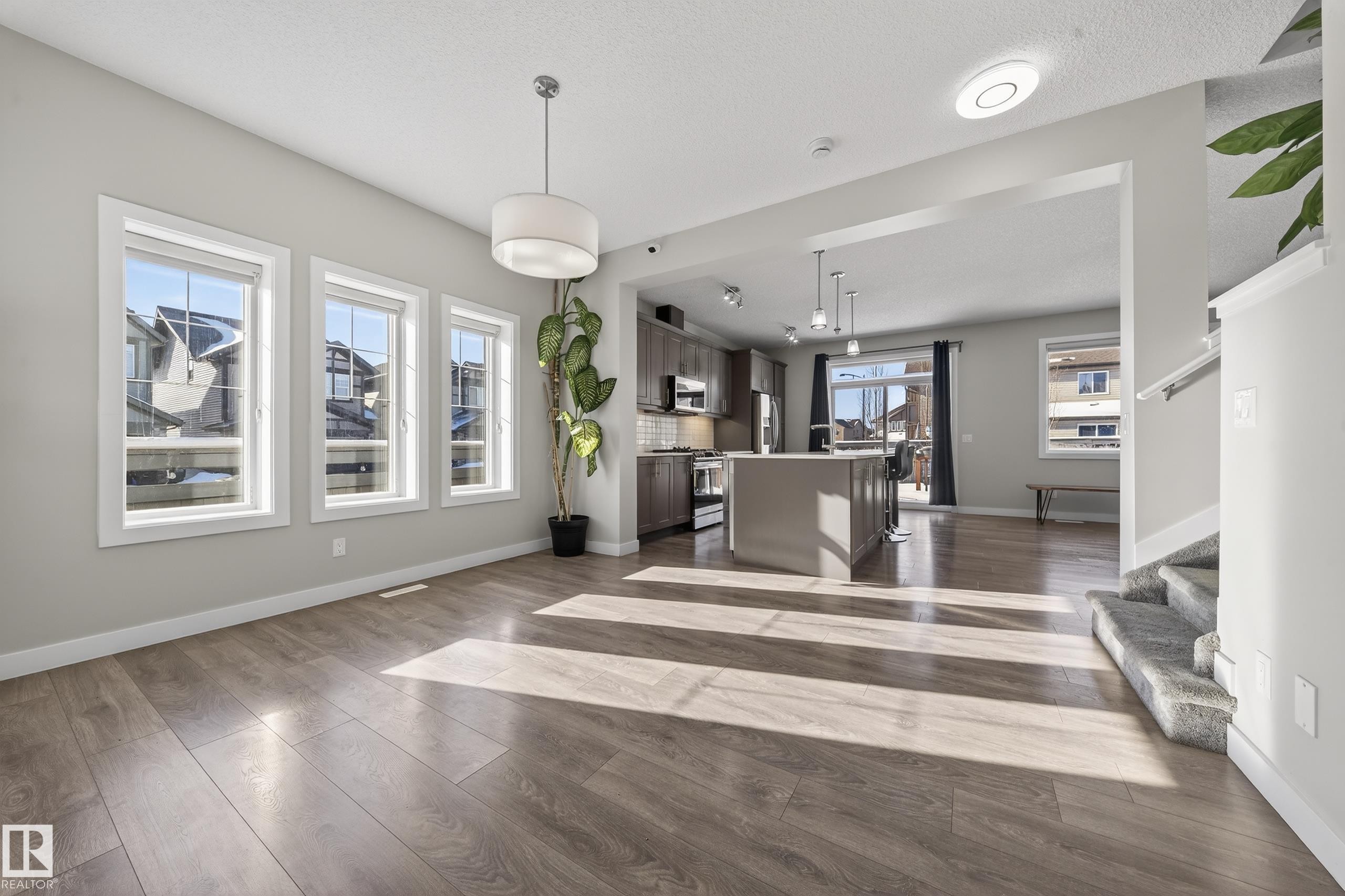 1234 Daniels Crescent, Edmonton, AB - Indoor Photo Showing Other Room