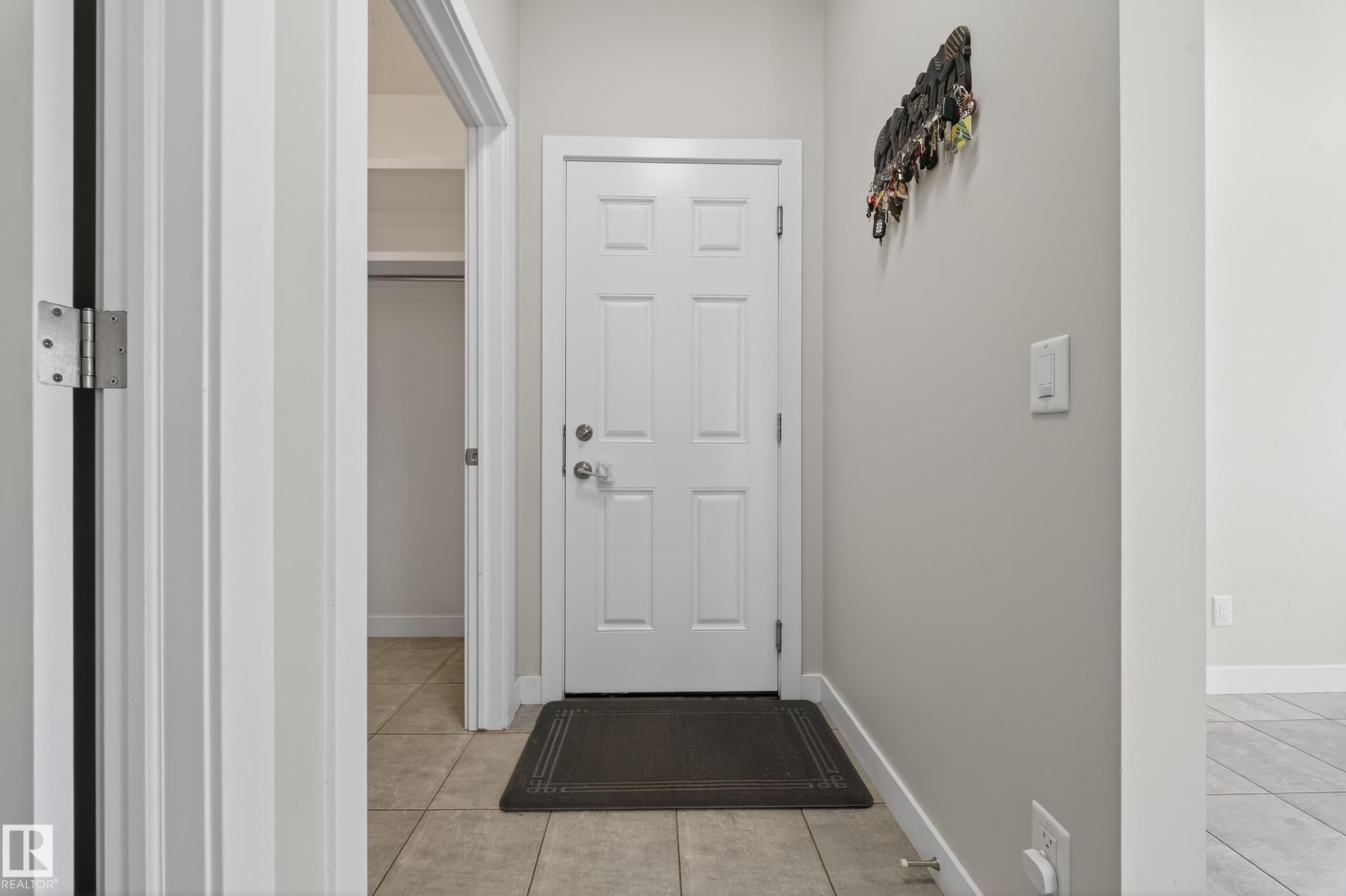 1234 Daniels Crescent, Edmonton, AB - Indoor Photo Showing Other Room