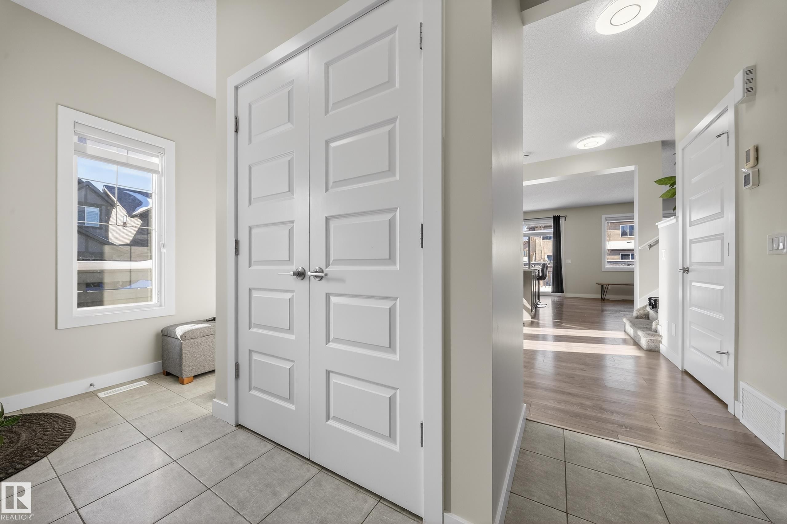 1234 Daniels Crescent, Edmonton, AB - Indoor Photo Showing Other Room