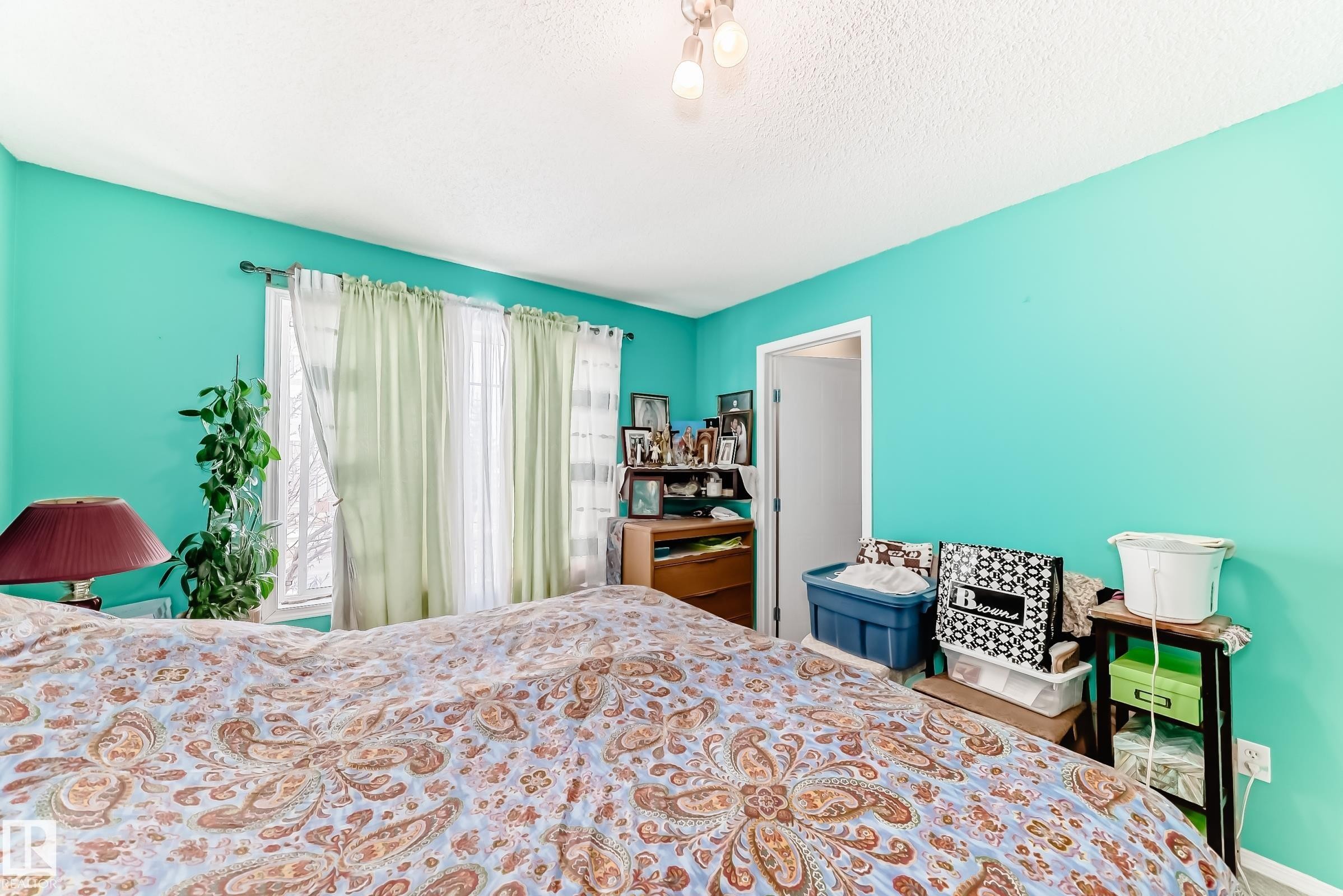15112 139 Street Nw, Edmonton, AB - Indoor Photo Showing Bedroom