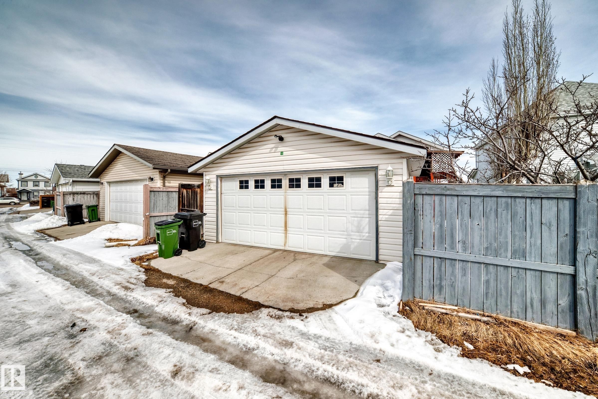 15112 139 Street Nw, Edmonton, AB - Outdoor